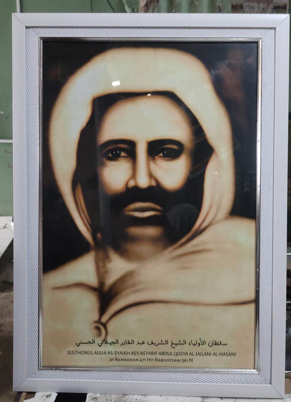 U oz qolini eshagiga tiqdi (foto)