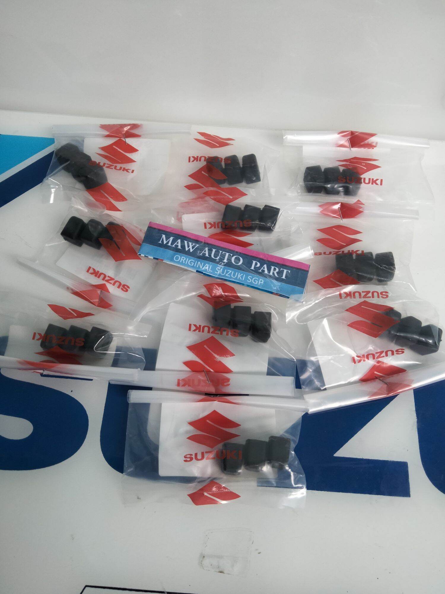 karet peredam head satria lumba hiu panjang original Suzuki SGP Harga 8,000 rupiah*Gratis Ongkir