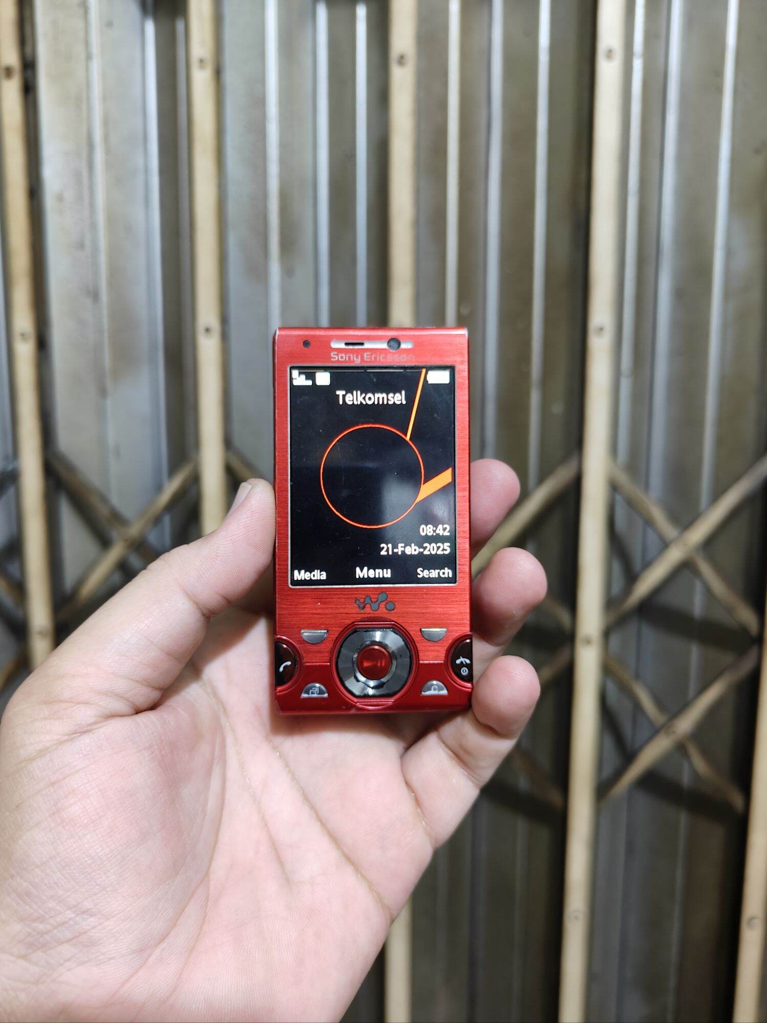 Sony Ericsson W995 Red Hikaru Full Original all operator Harga 1,000,000 rupiah*Gratis Ongkir