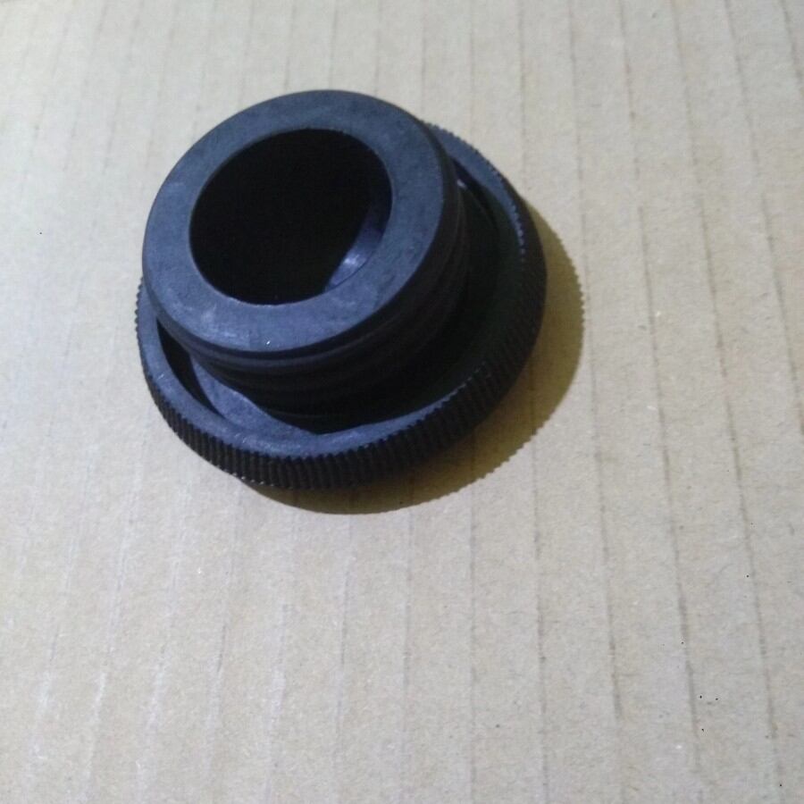 cap tutup oli mesin hiace bensin RH11 hilux RN20 RN25 toyota oem Harga 65,000 rupiah*Gratis Ongkir