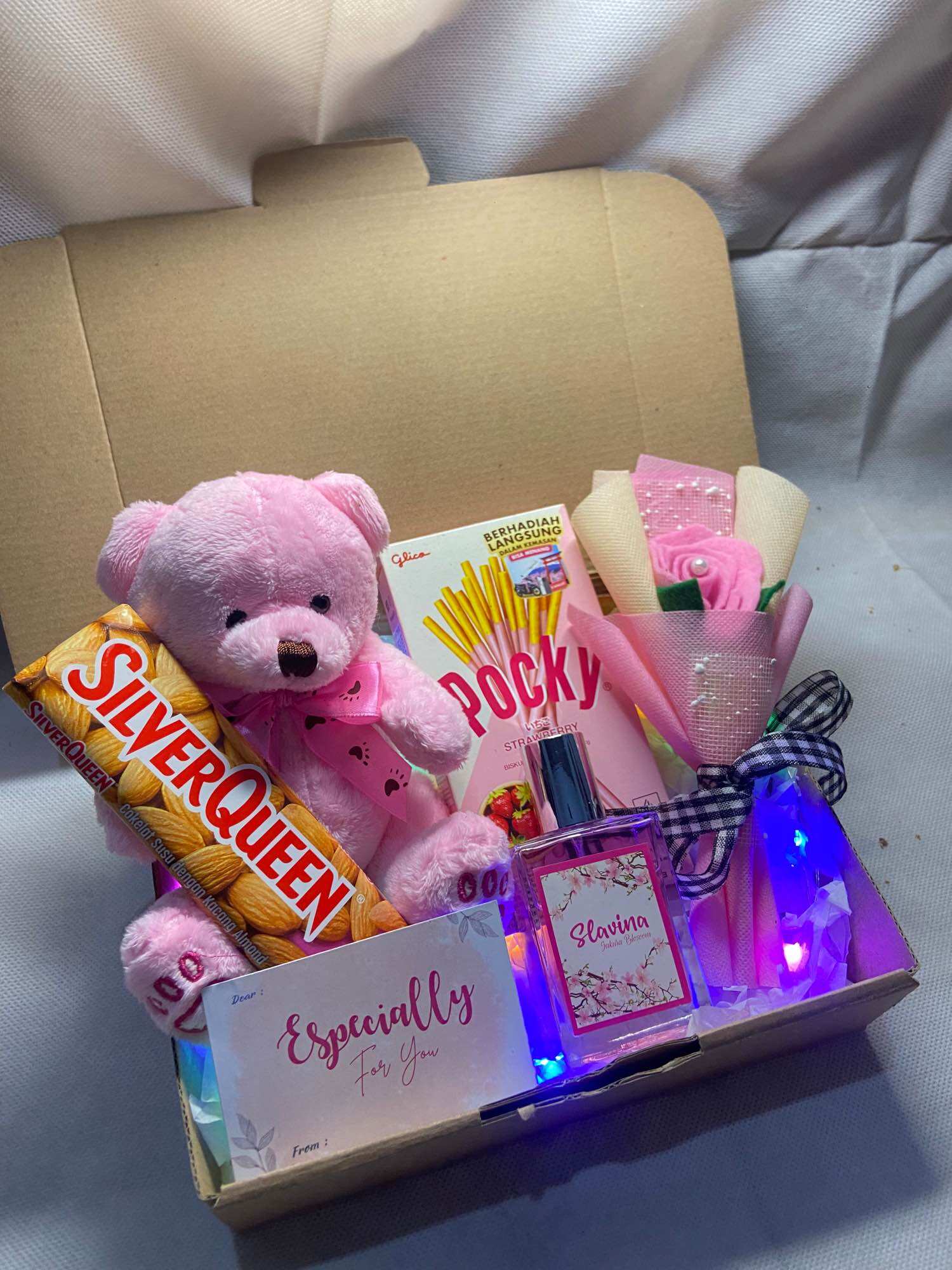 KADO ULANG TAHUN CEWEK KADO VALENTINE KADO ANNIVERSARY HAMPERS ULANG TAHUN CEWEK KADO PACAR