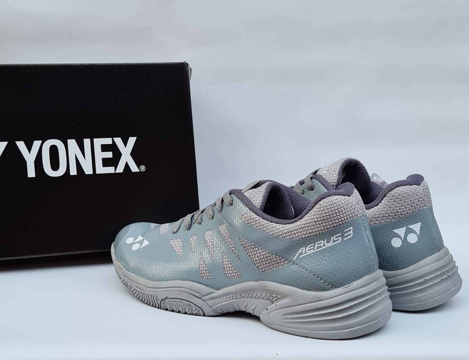 Sepatu yonex hot sale aerus 3