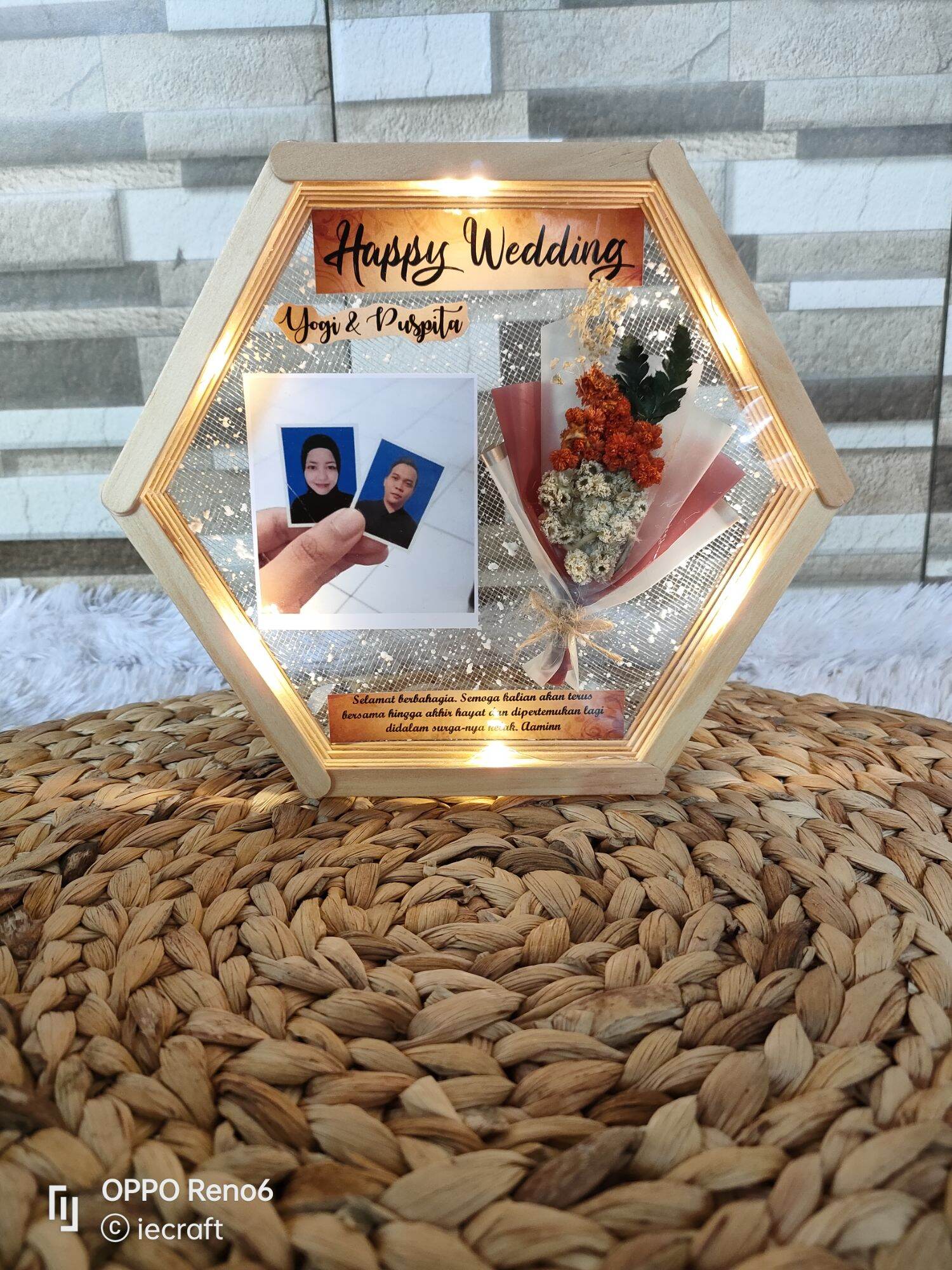 1 HARI JADI Hexa Frame Flower in Frame Kado Pernikahan Kado Ulang Tahun Kado Wisuda Kado Ultah Kado Anβ¦