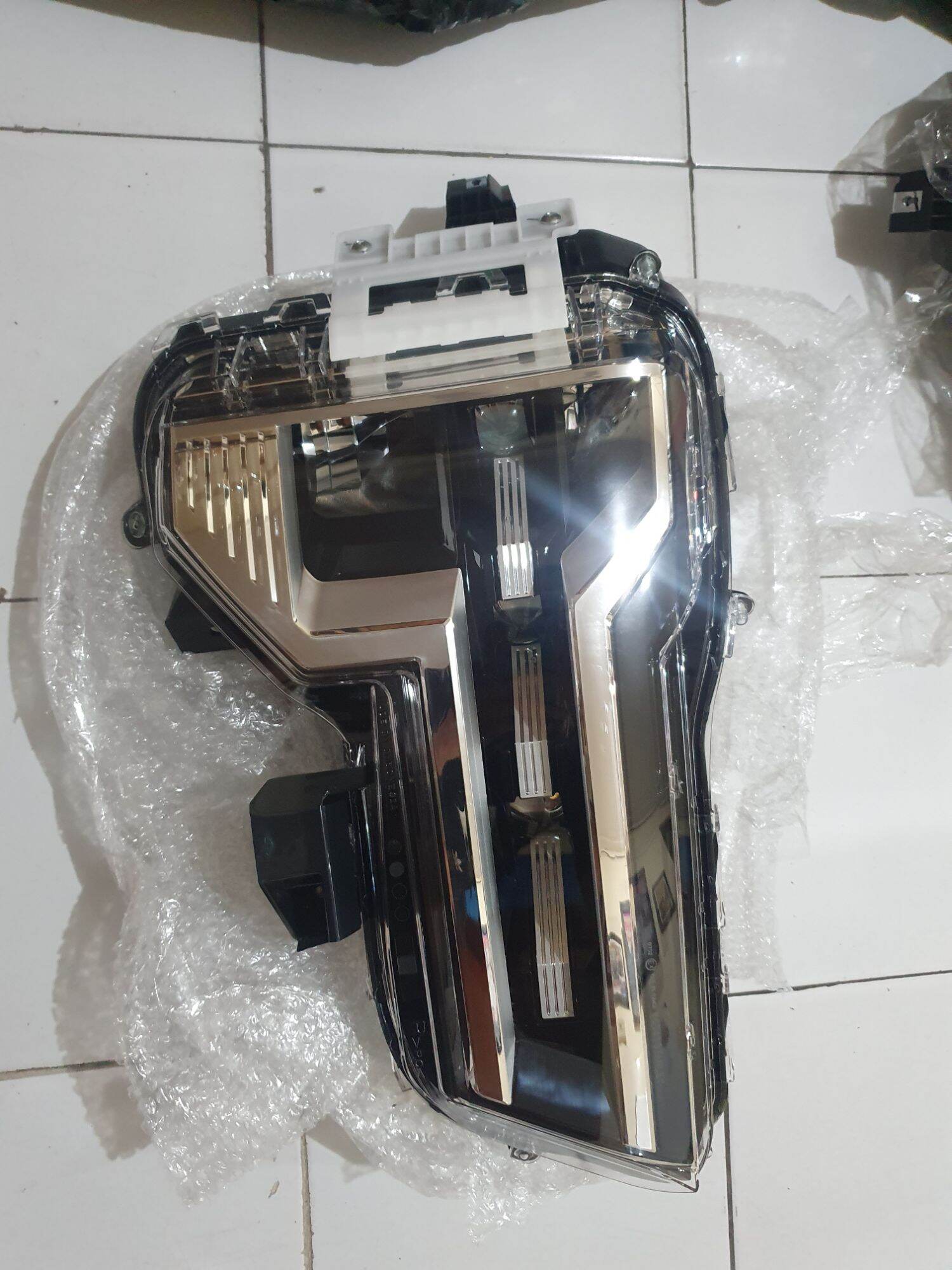 HEADLAMP/LAMPU DEPAN MITSUBISHI XPANDER ULTIMATE RH&LH TAHUN 2022