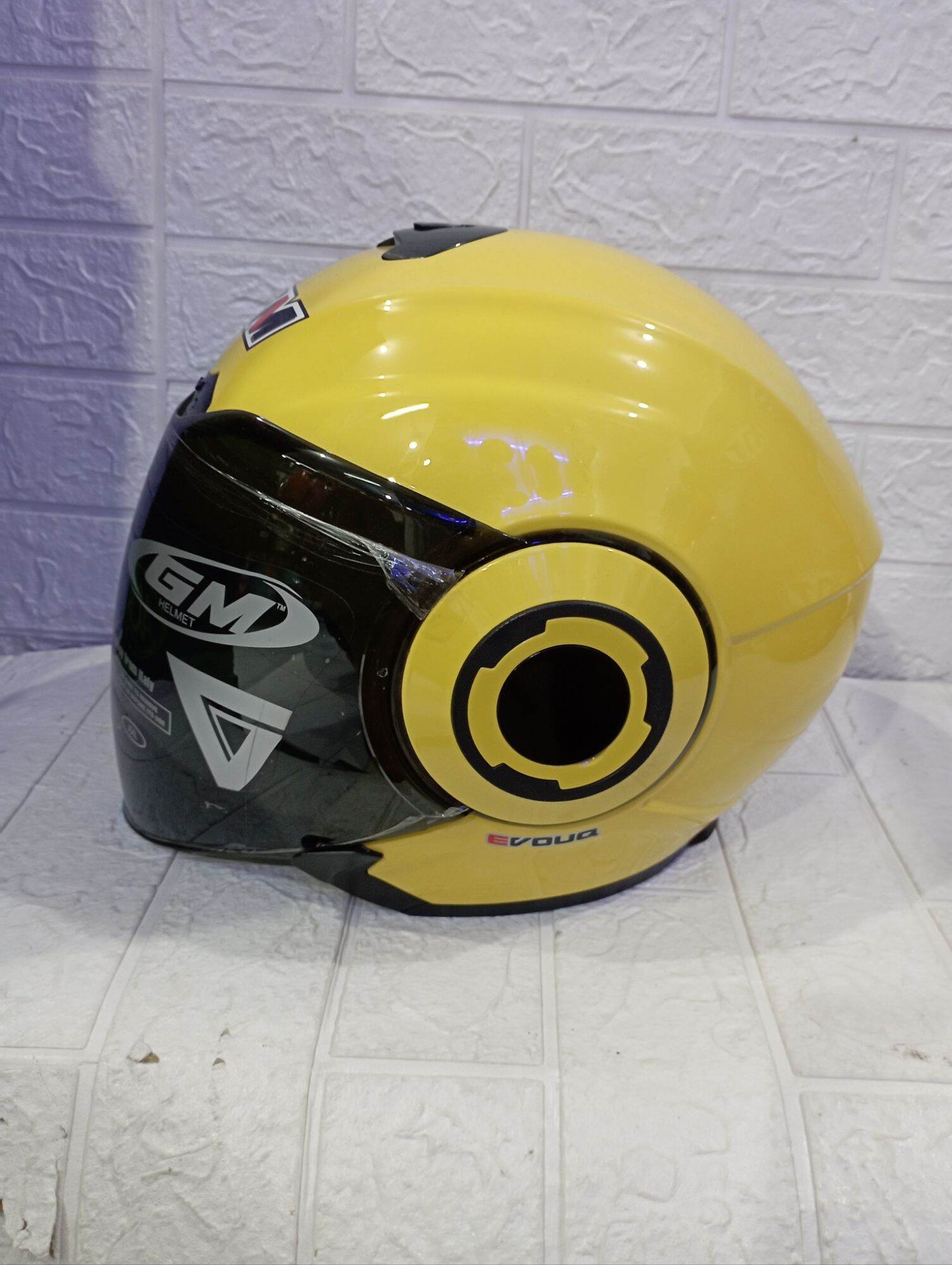 HELM GM SOLID TERBARU NEW ARRIVAL ORIGINAL SNI Harga 470,000 rupiah*Gratis Ongkir