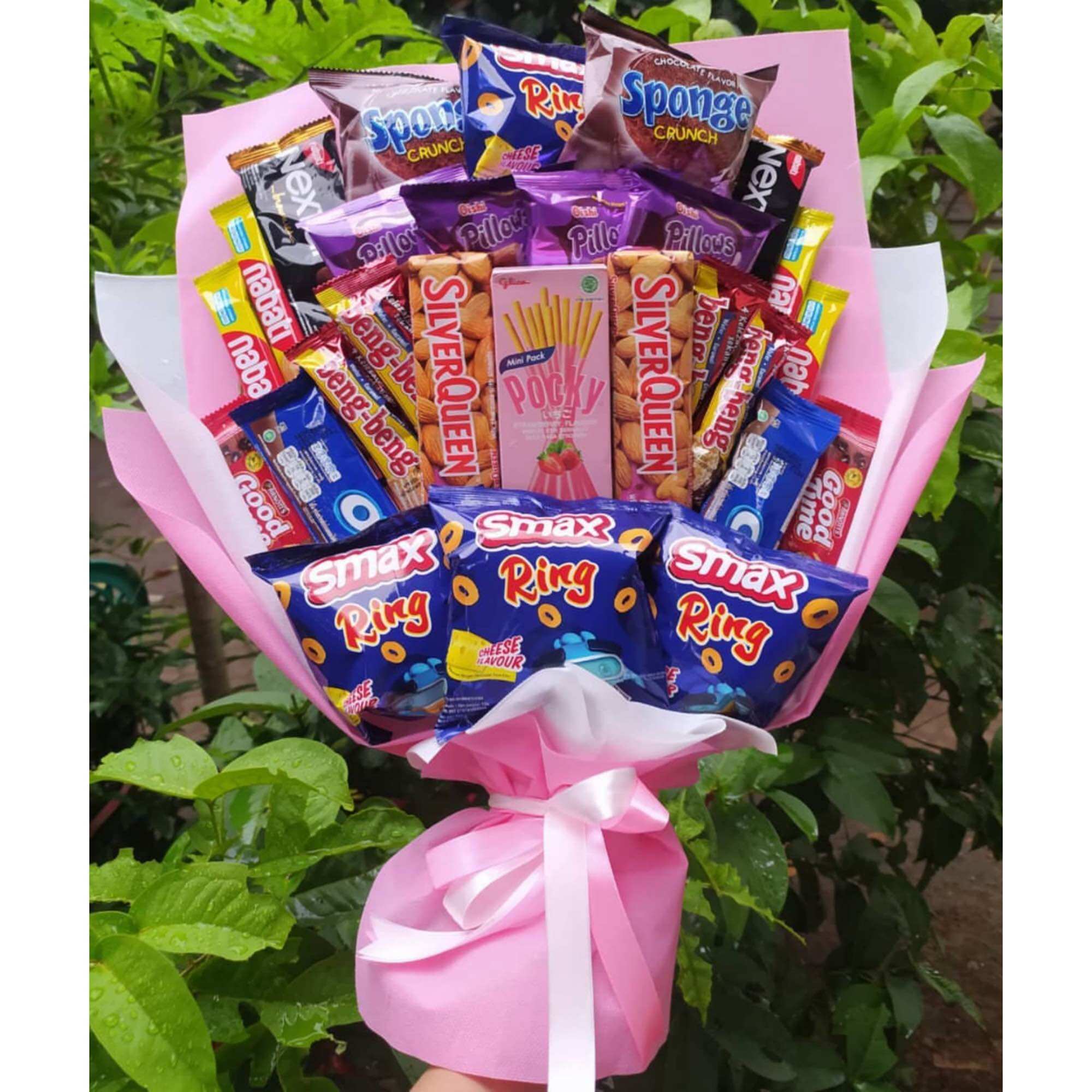 (B) BUKET BIG PREMIUM POCKY STOBERY SILVERQUEEN BESAR 2 SNACK MEWAH ELEGAN BESAR PINK MUDA