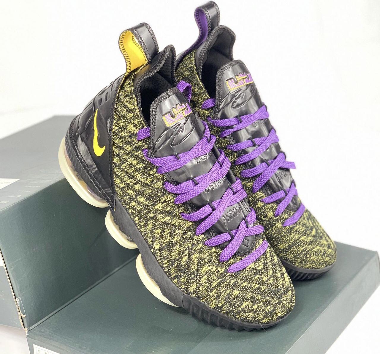 Sepatu clearance lebron 16