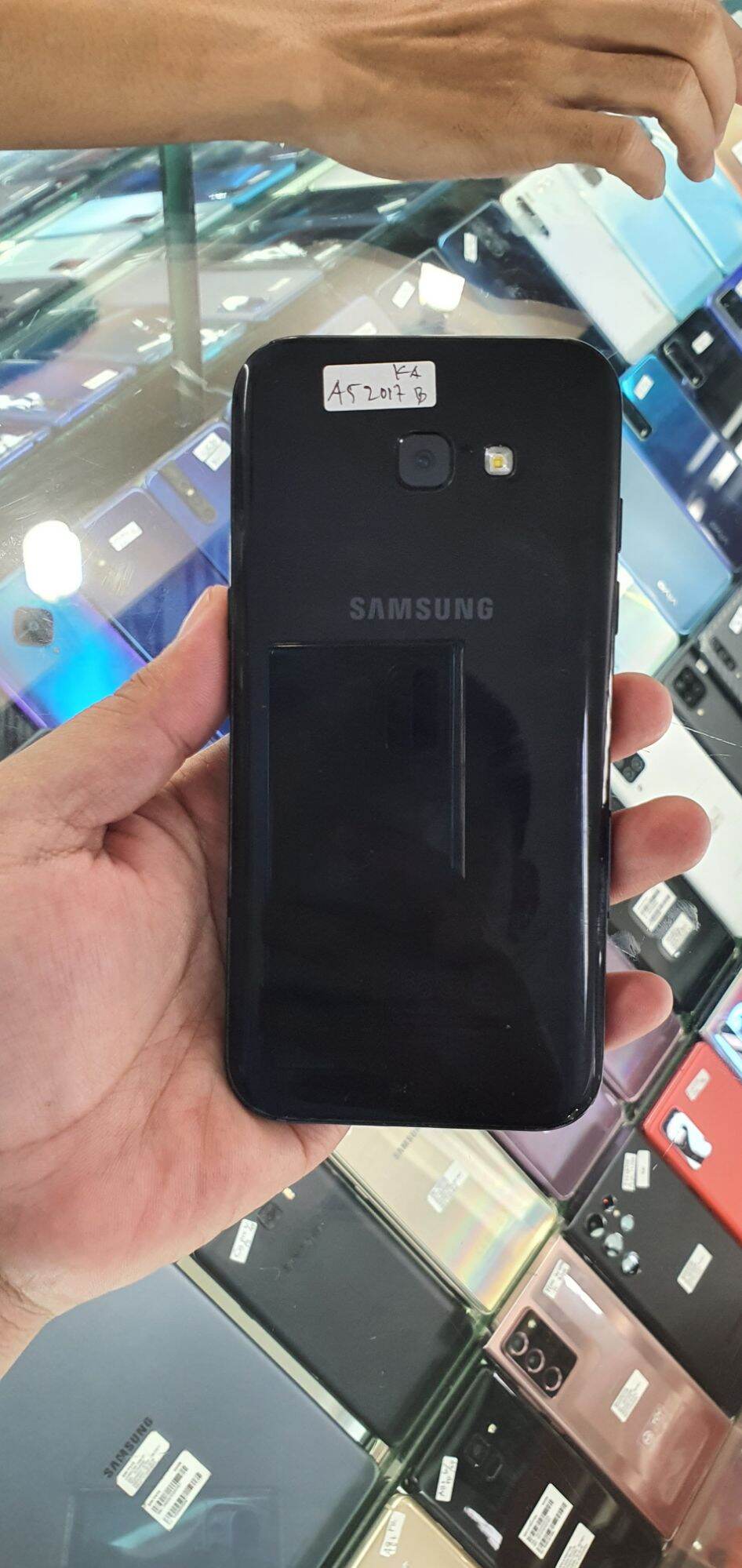 samsung a5 2017 3/32 gb Harga 1,450,000 rupiah*Gratis Ongkir