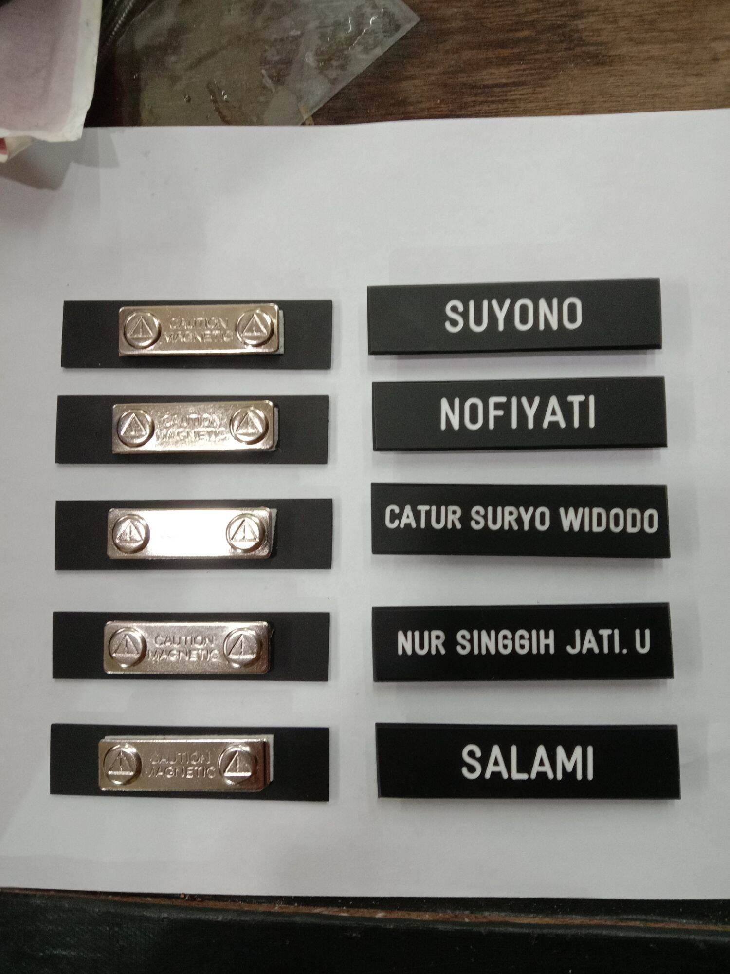 papan nama dada atau name tag hitam doff Lazada Indonesia