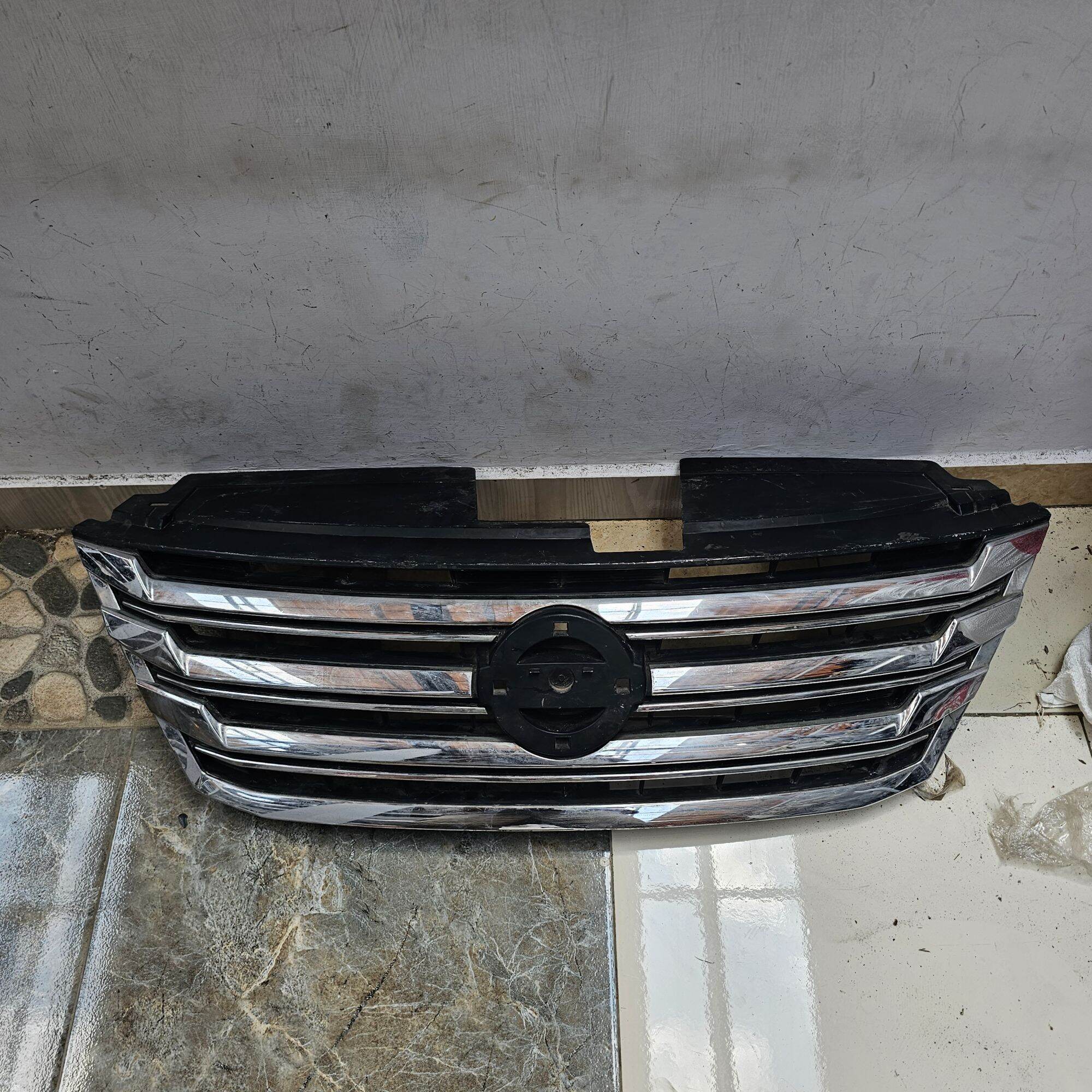 Original Grill Grille Depan Radiator Nissan Serena DAA HC26 2014 2015 Facelift UP Harga 1,500,000 rupiah*Gratis Ongkir