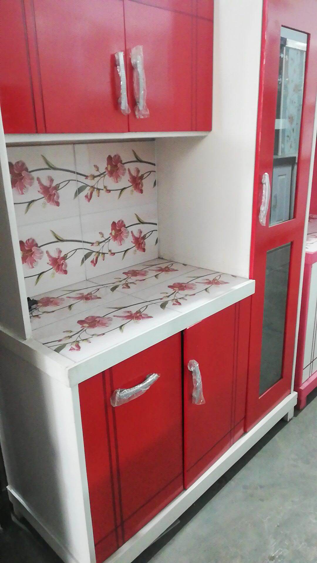 lemari sayur 3pintu,lengkap rak piring dan gelas,nyaman buat naruh