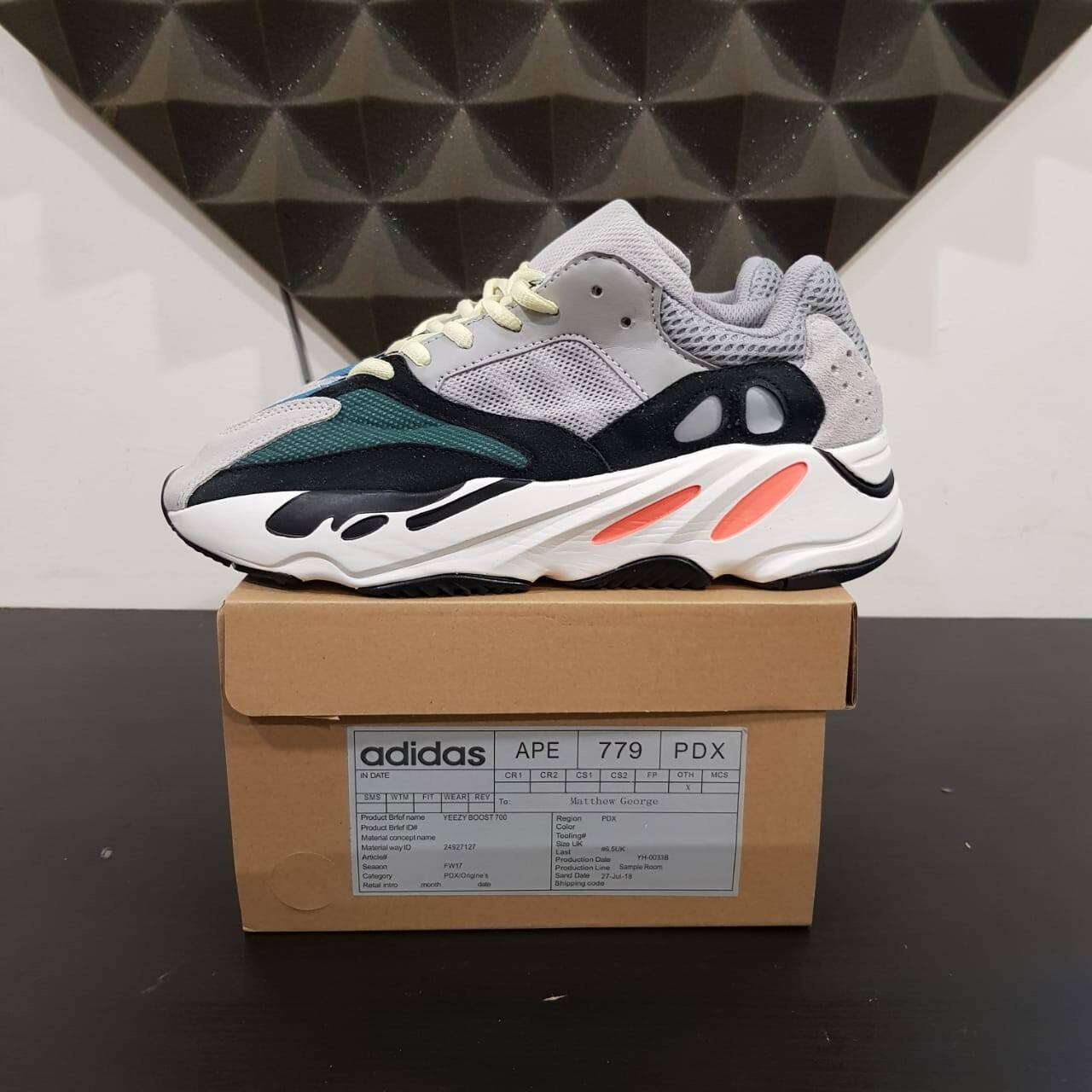 yeezy wave runner 700 10.5