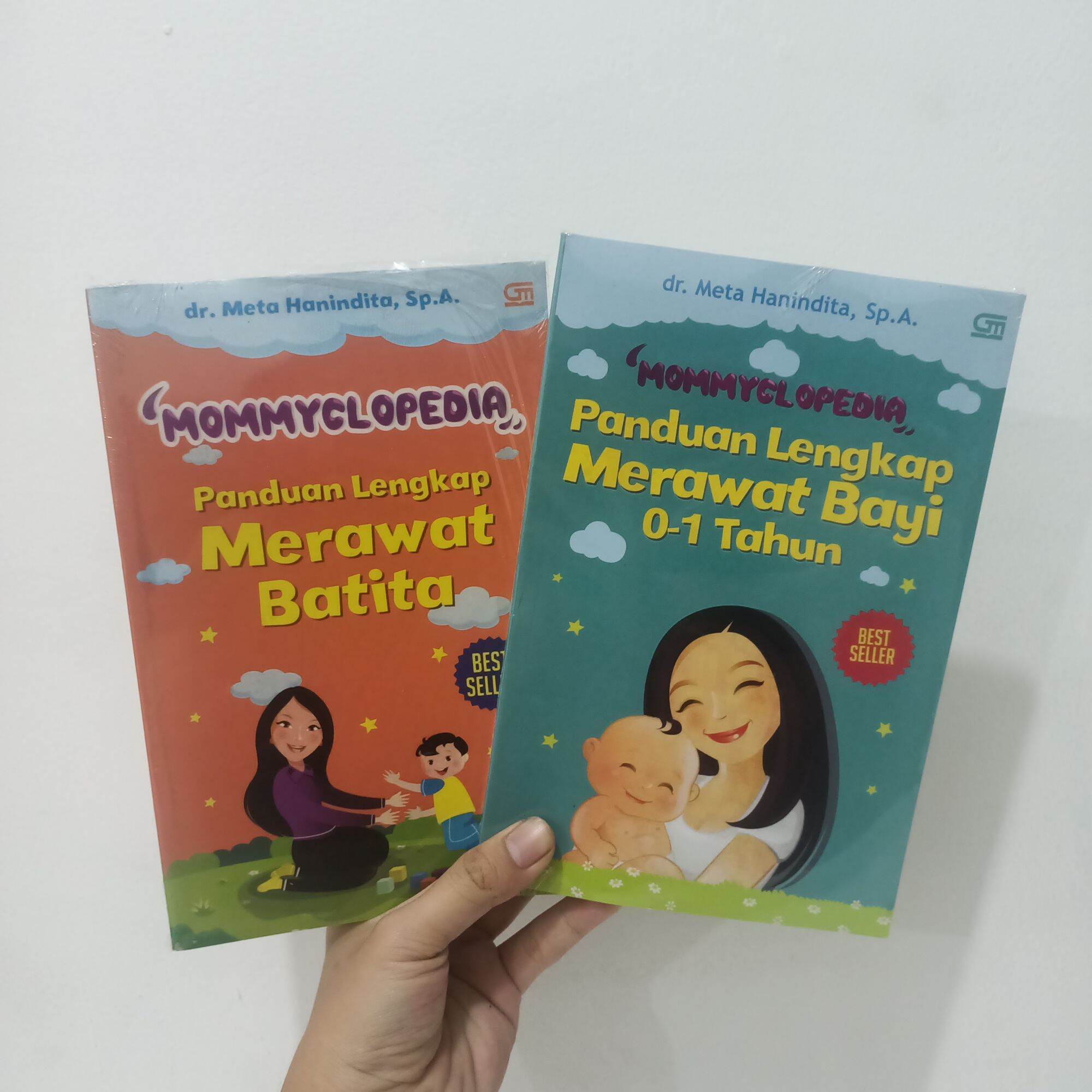 Paket 2 Buku MOMMYCLOPEDIA Panduan Lengkap Merawat Bayi & Batita - Dr ...