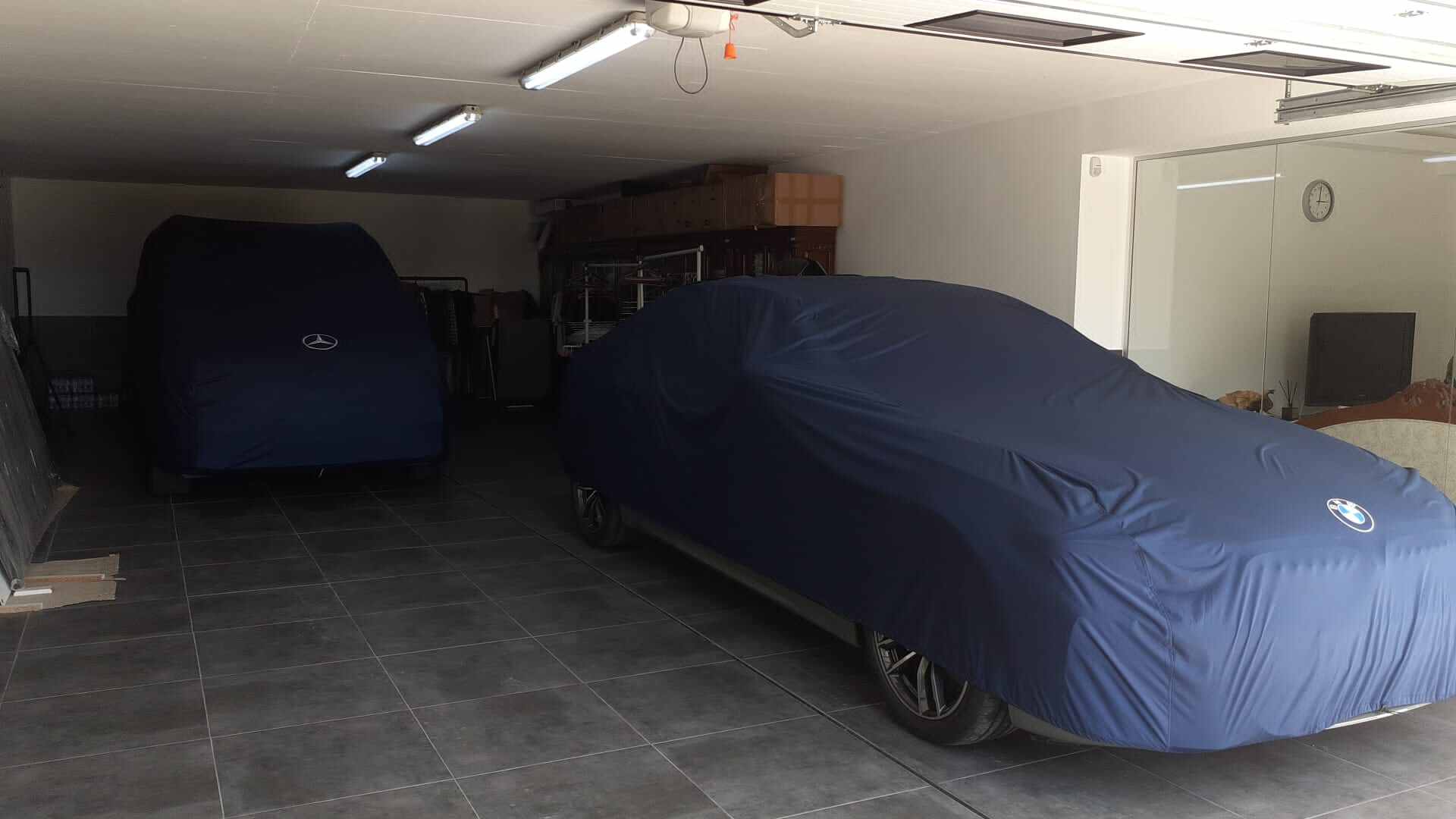 Selimut Body Cover Mobil BME seri 5 dan JEEP MERCY bahan PREMIUM prm Harga 1,200,000 rupiah*Gratis Ongkir