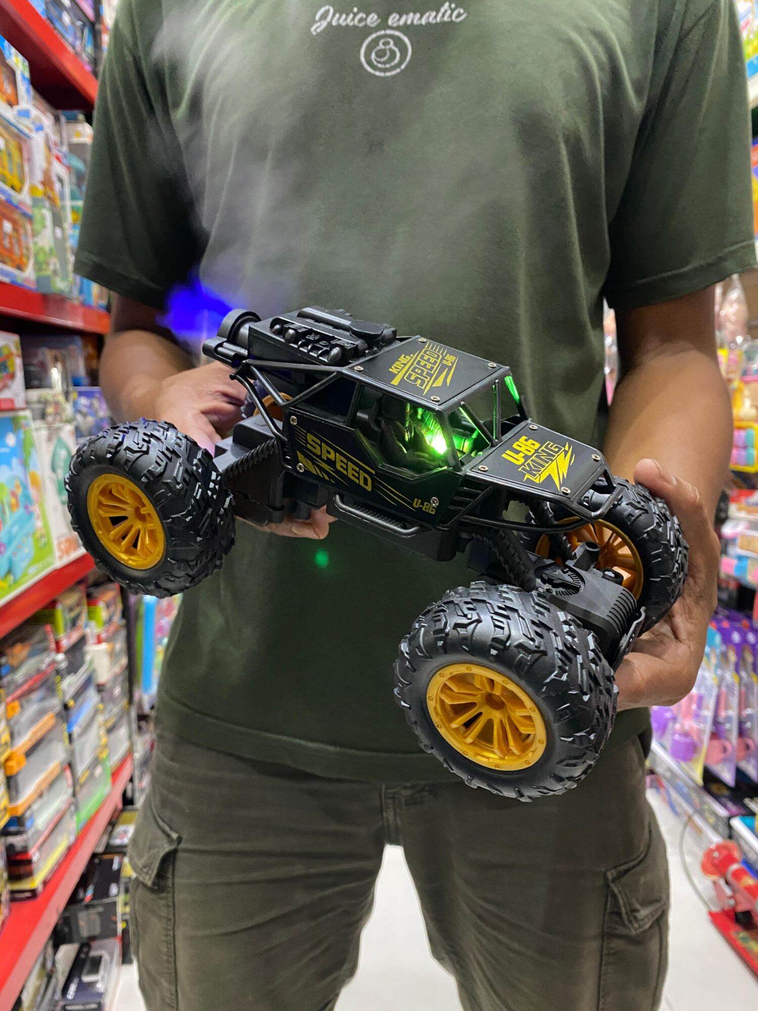 LED metal remote strike car toy offroad smoke spray effect nos Batre cash fulset just play/remote cont…