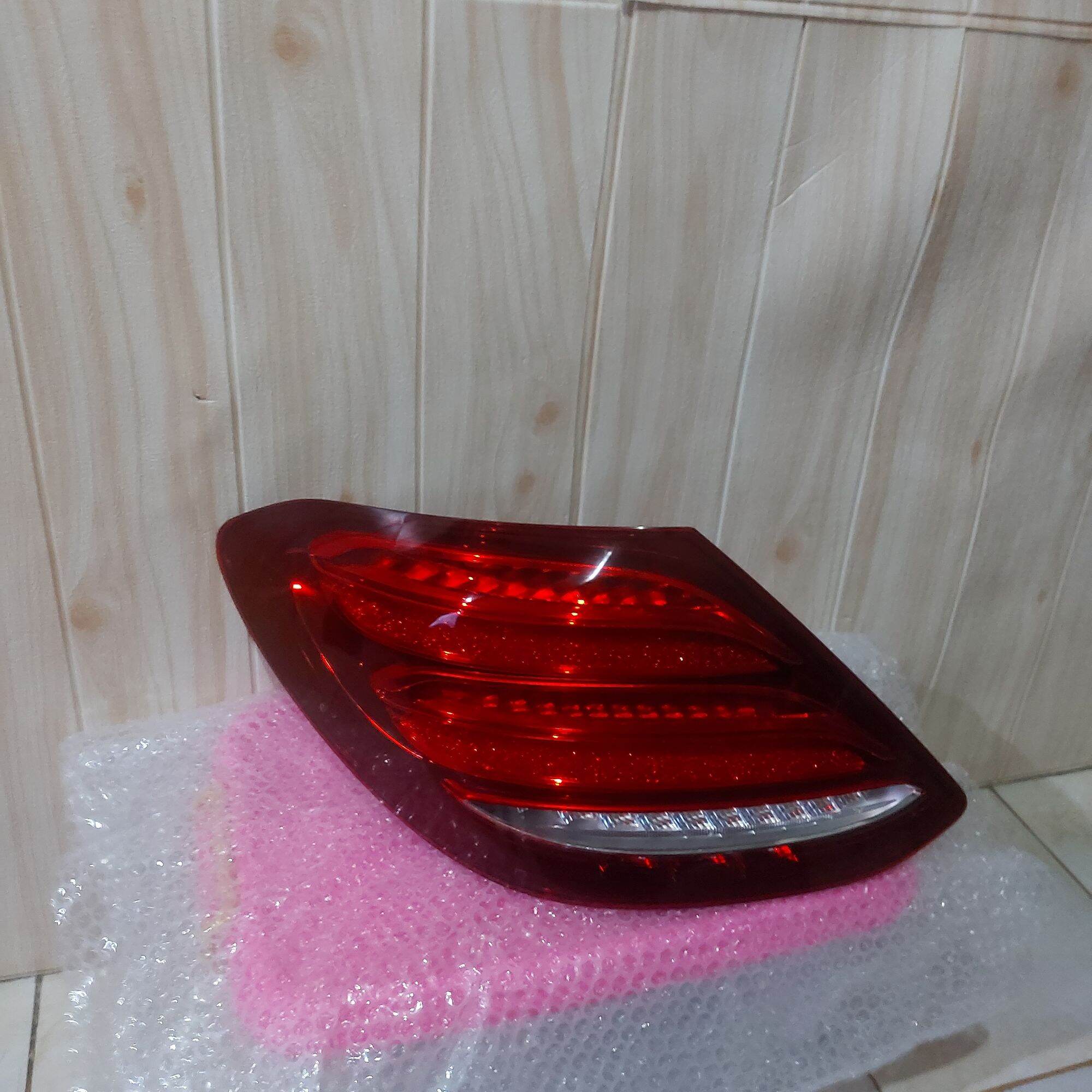 Lampu belakang Mercedes Benz E Class W213 2016 2017 2018 kiri Original Harga 1,875,000 rupiah*Gratis Ongkir