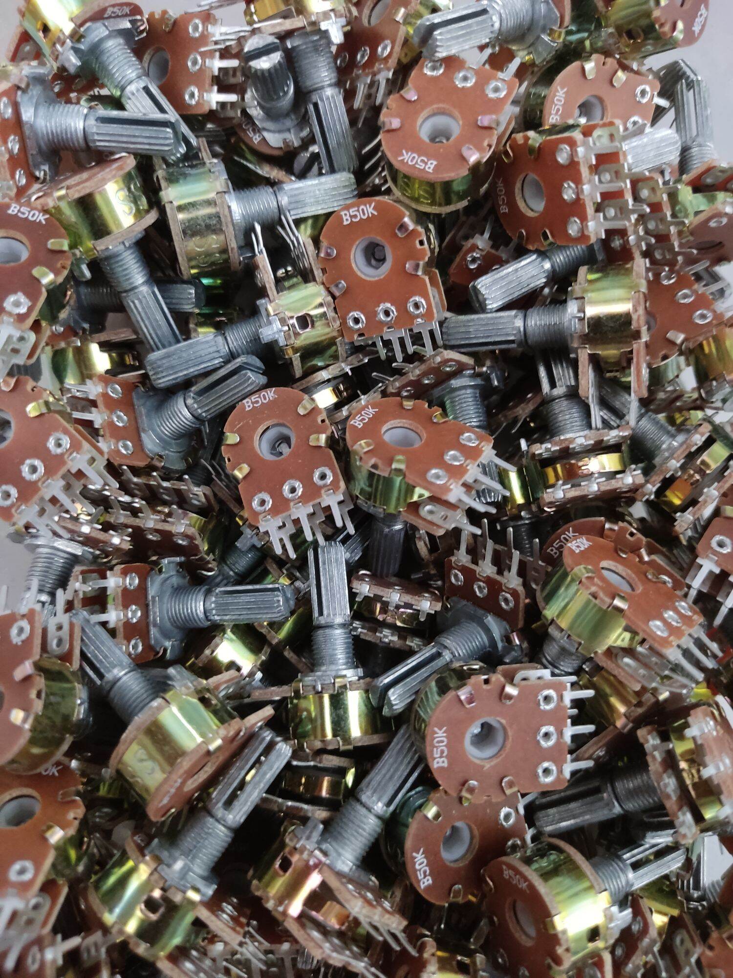 potensio stereo 50K Harga 2,300 rupiah*Gratis Ongkir