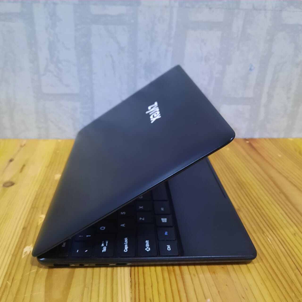 Notebook Zyrex Sky 232 intel Celeron N3350 Ram 4GB/SSD 256Gb