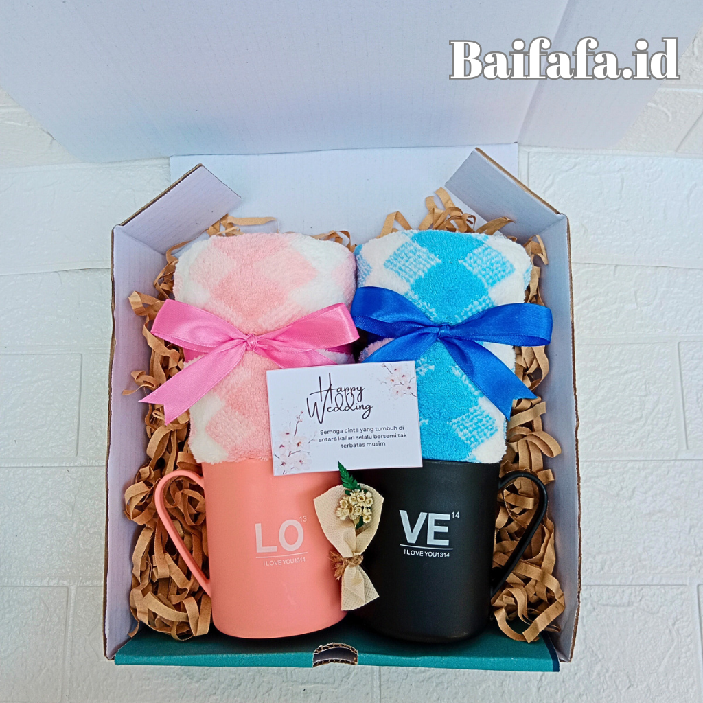 Hampers pernikahan Mix Handuk Dan Gelas Couple
