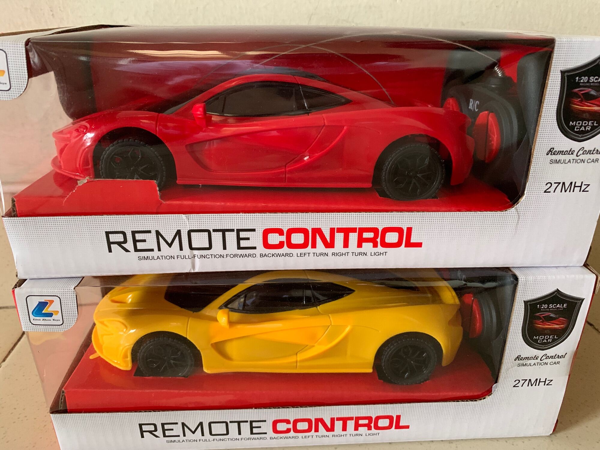 Mainan Anak RC Mobil Sedan Remote Mobil Balap Model Car Scale 1:24