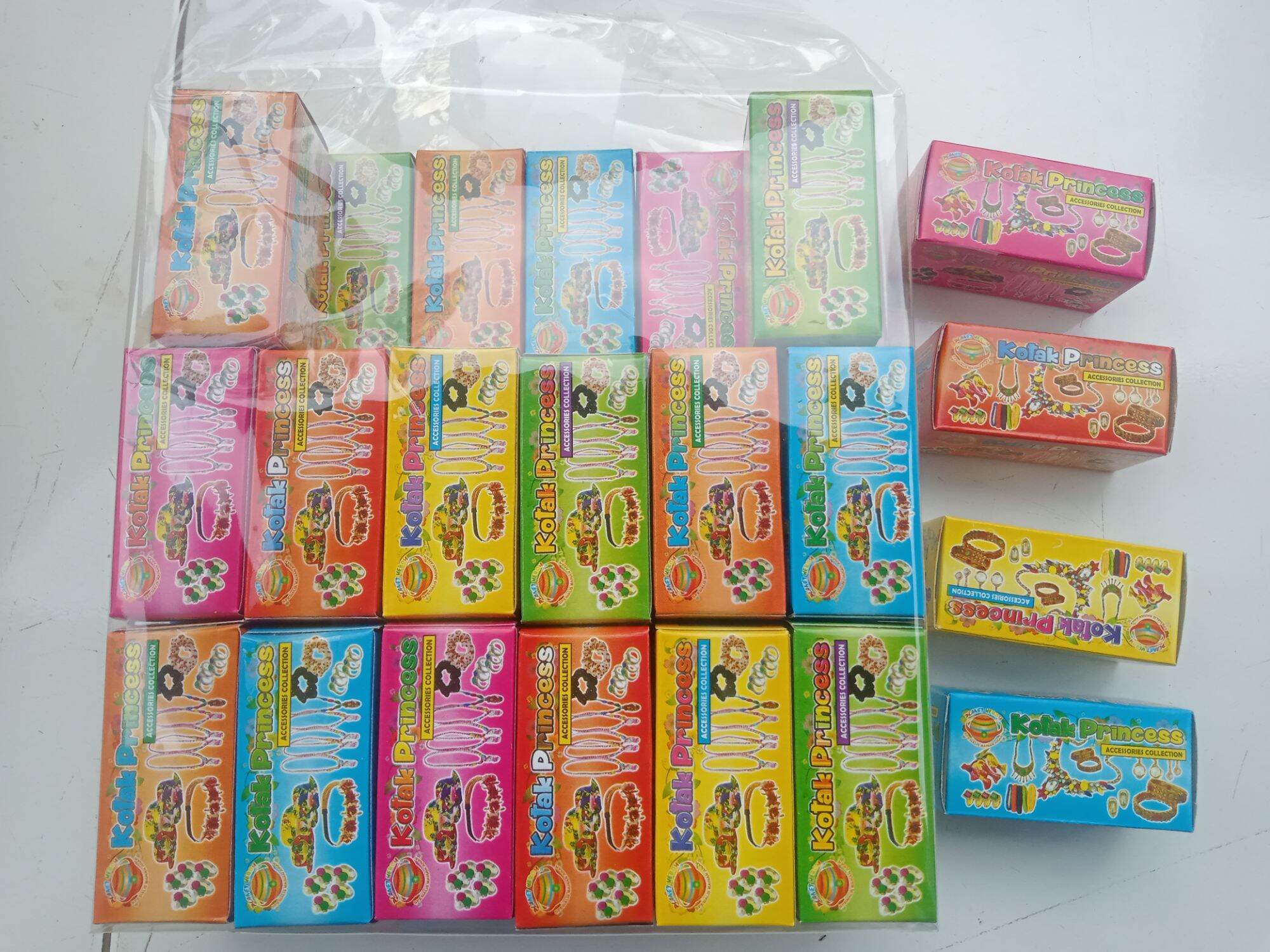 kotak kado berhadiah menarik 1 pak isi 36 pcs