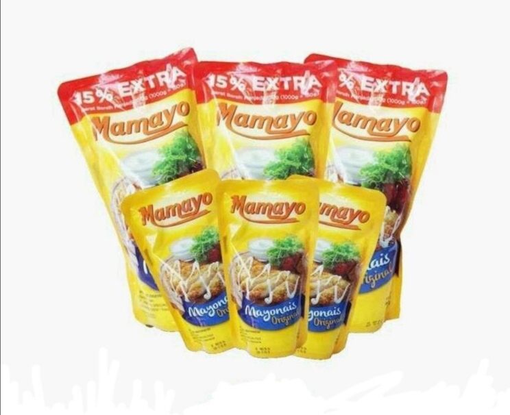 Qattiq shimlarda yalangoch fitnes oqituvchisi