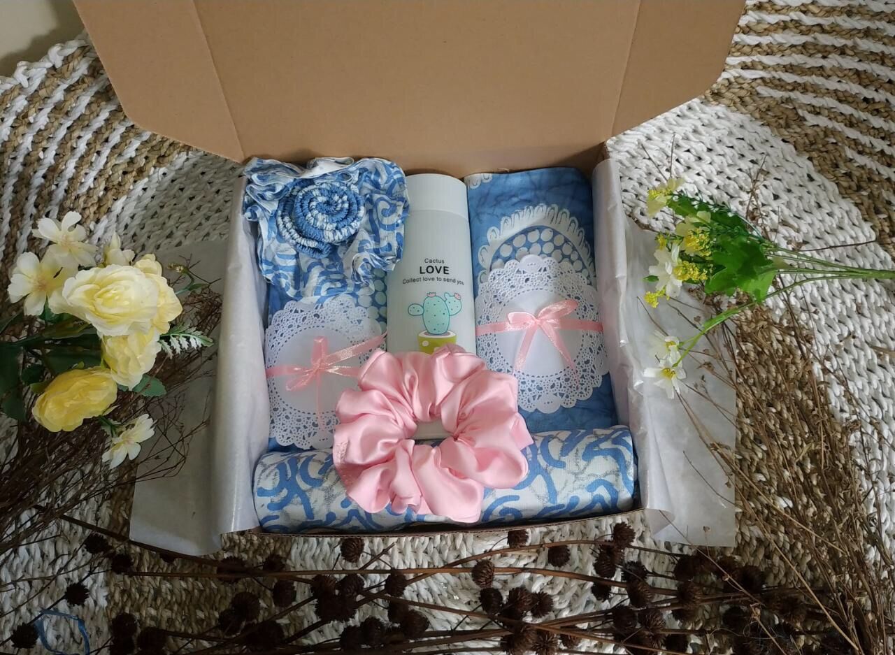 Hampers MUKENA/ Kado PERNIKAHAN/KADO Ulang TAHUN/ Hampers Idul Fitri / Free Kartu Ucapan