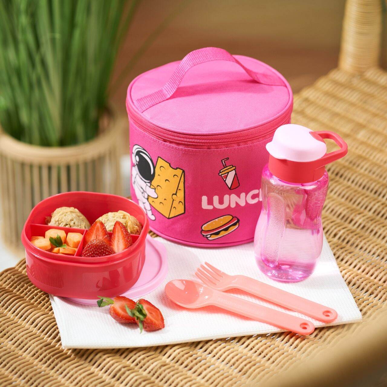 Jual tupperware hello kitty set - Kab. Nganjuk - Tupperware Nganjuk  Original