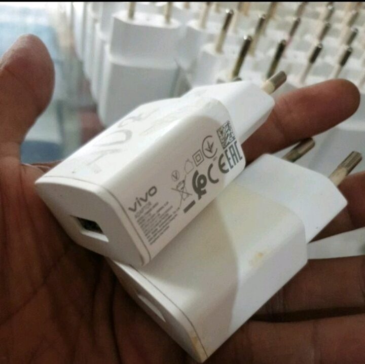 batok VIVO/kepala casan VIVO/kepala charger VIVO original 100% model lama bawaan hp. 