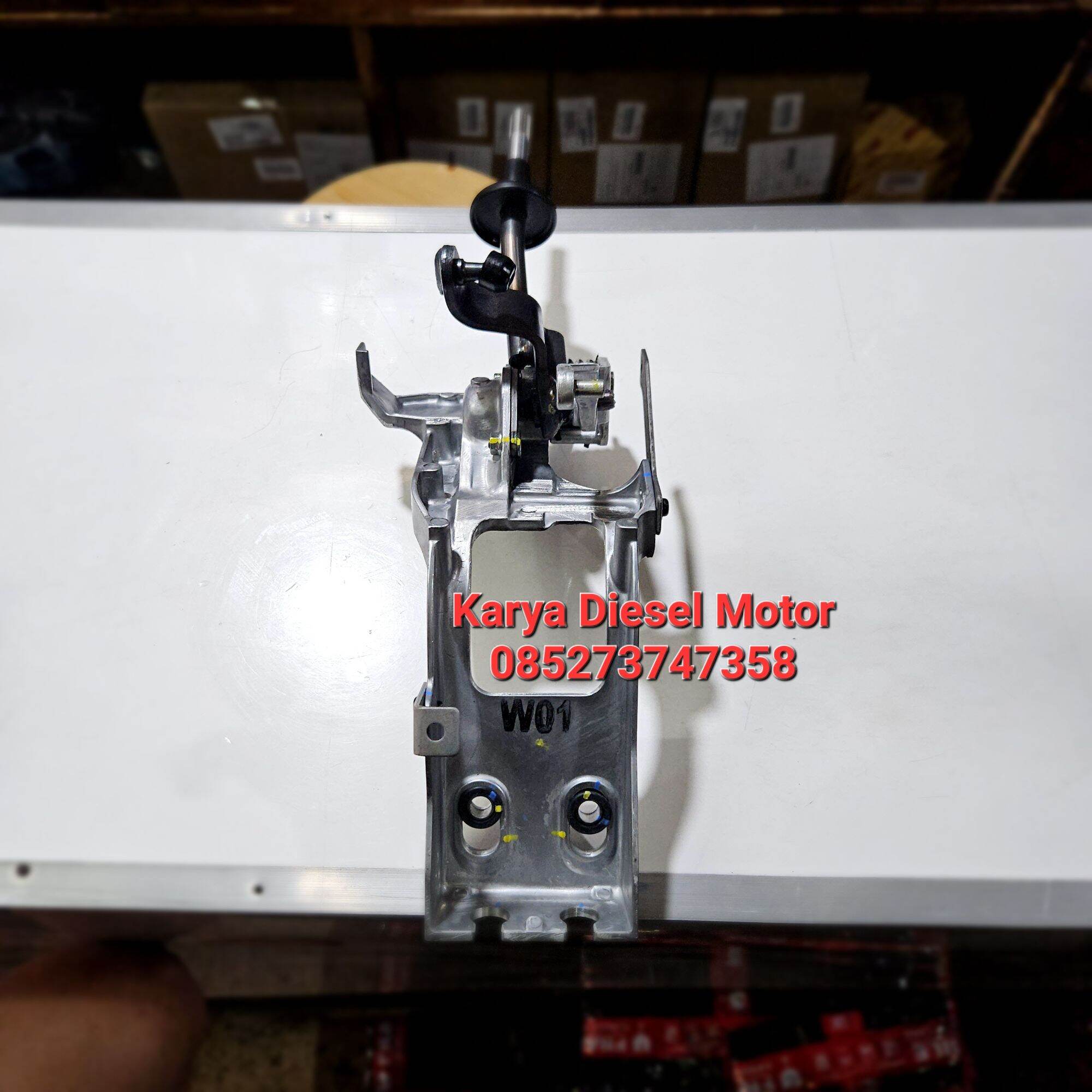 Tongkat Persneleng atau Tongkat Transmisi Toyota Dyna 110 130 12v Hino Dutro 110 130 12volt Asli Harga 700,000 rupiah*Gratis Ongkir