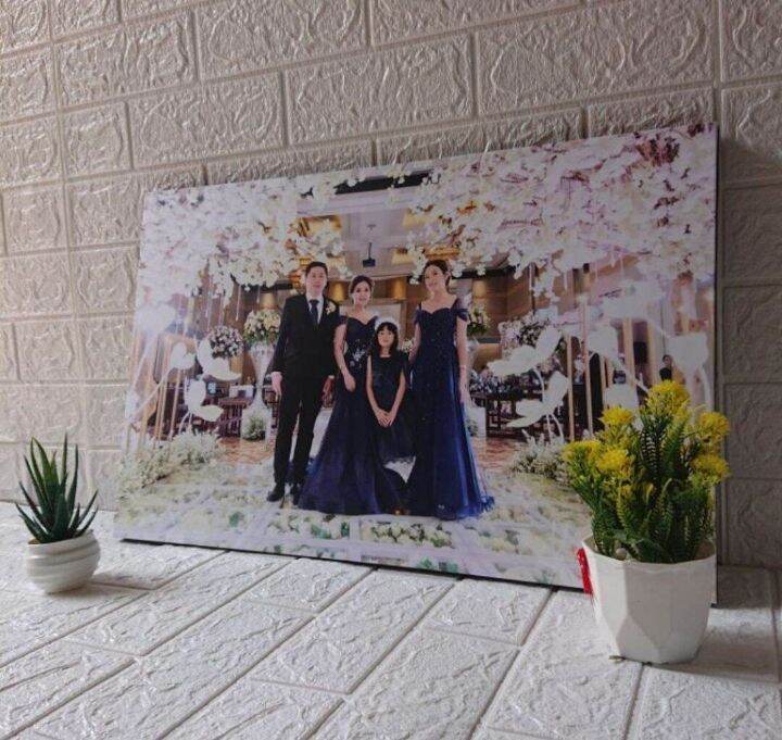 CETAK FOTO 30R 40X60 SUDAH DI BINGKAI COD