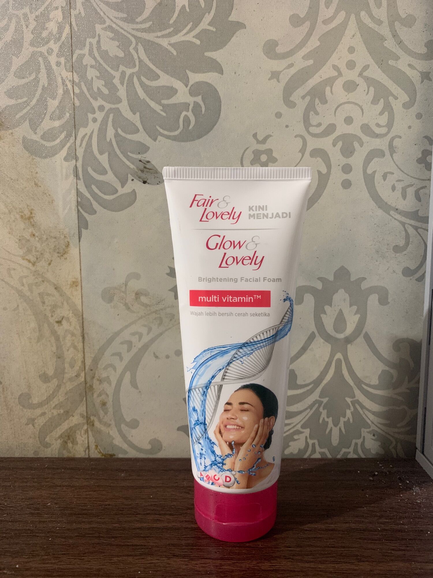 Fair & Lovely Vitamin C Facial Foam 100ml Sabun Cair / Sabun Wajah