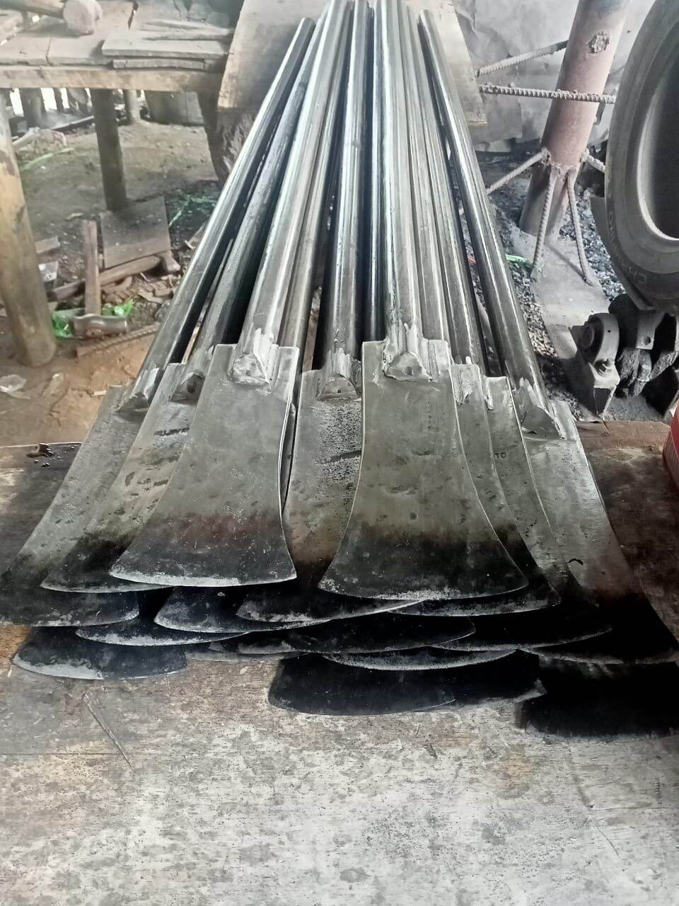 Dodos gagang besi -Dodos sawit per baja asli - Linggis tanah - Linggis taman buatan pande besi -Sekop…