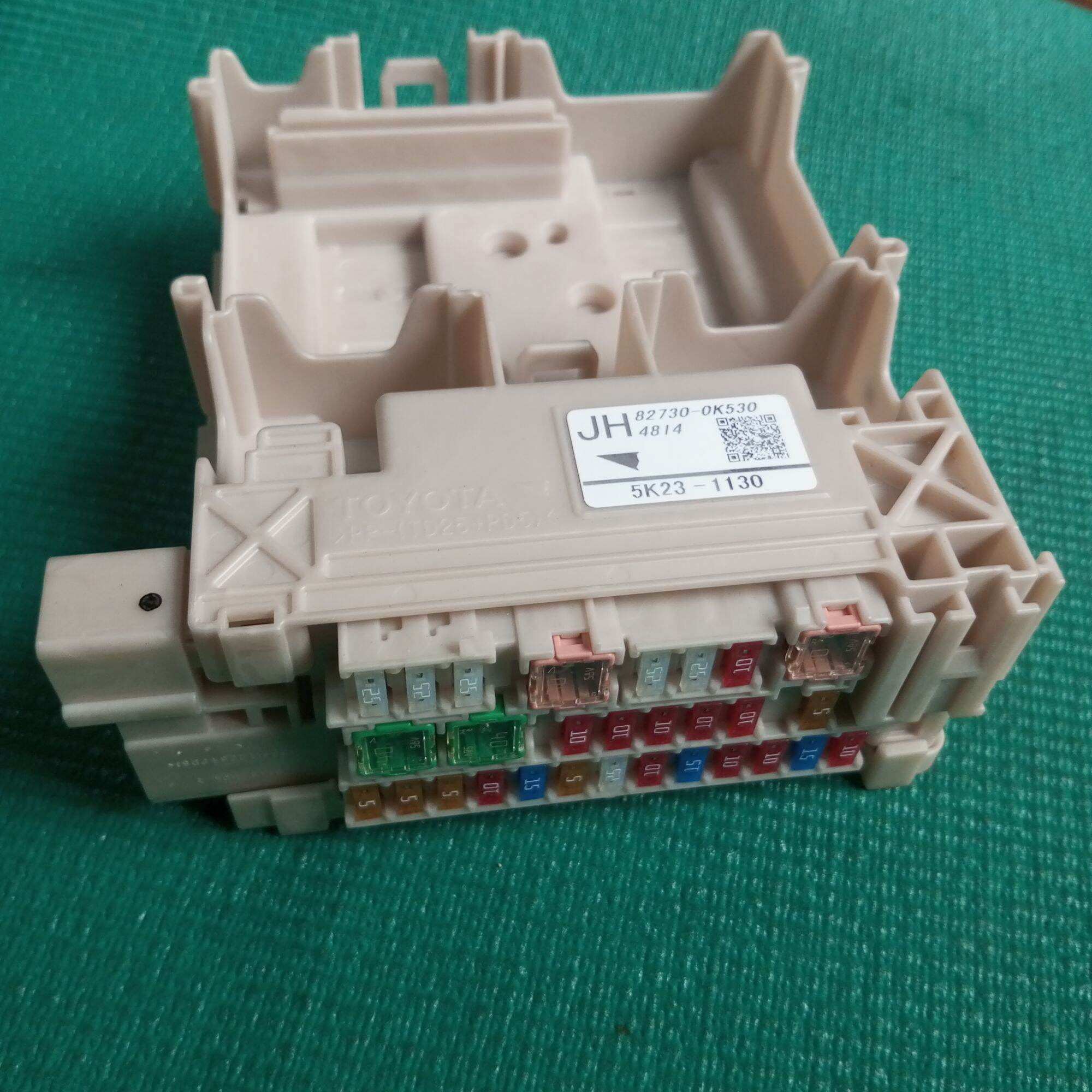 Bok Sekring Innova Reborn- Hilux Revo - Fortuner v r zToyota 82730-0K530 Harga 750,000 rupiah*Gratis Ongkir