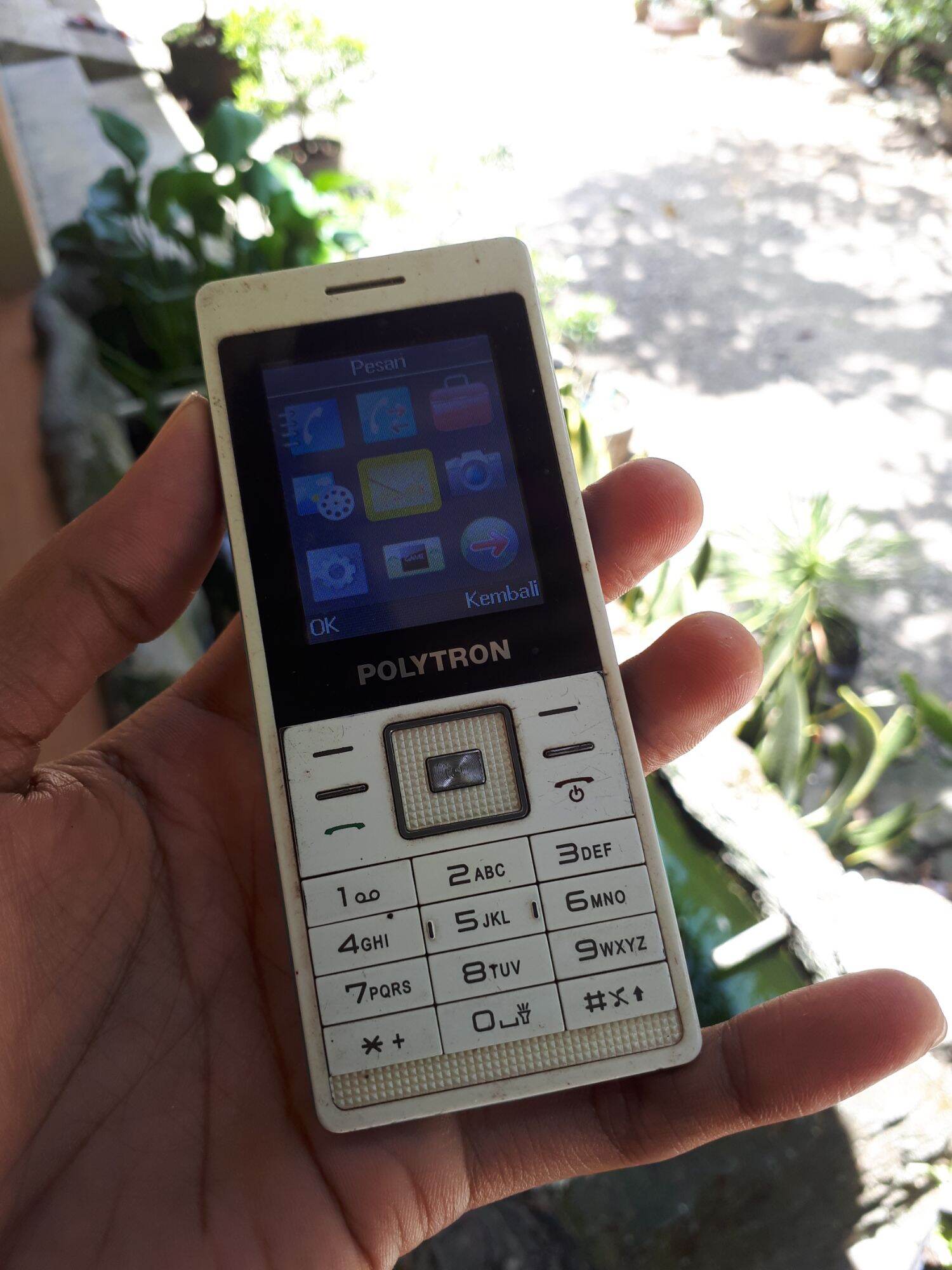 hp scond polytron mp3 ada casnya Giá 95,000 Đồng*Miễn phí vận chuyển