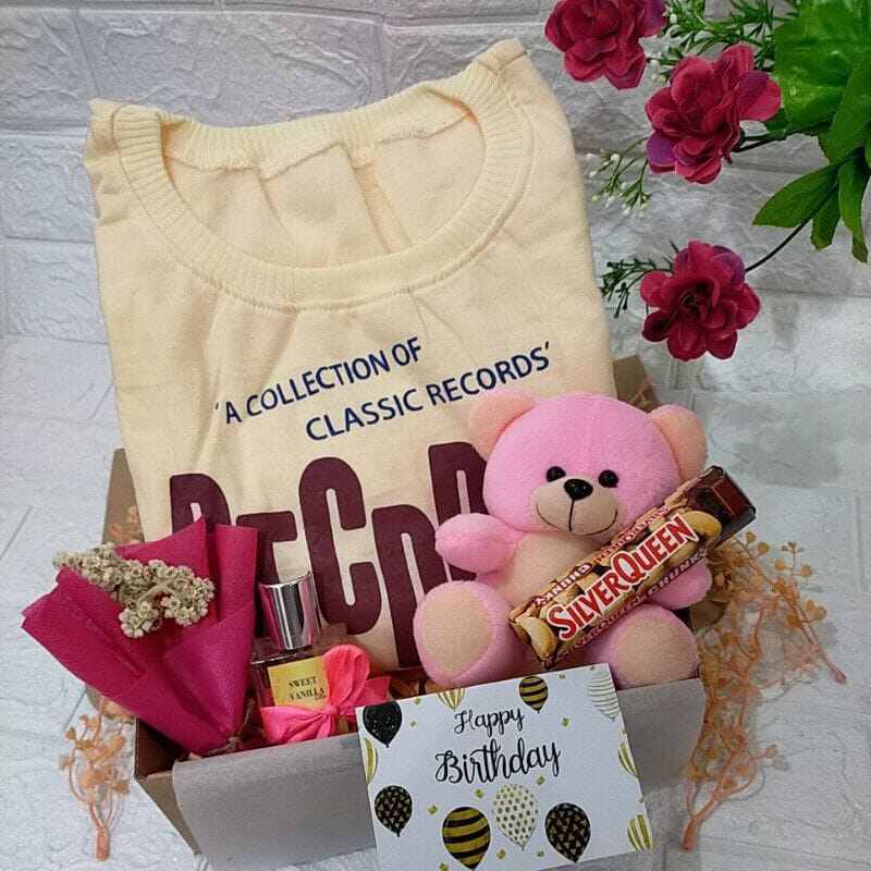 Hampers Ultah Kado Ultah Hampers Ulang Tahun Kado Ulang Tahun hadiah box Hadiah ulang tahun Kado Birth…