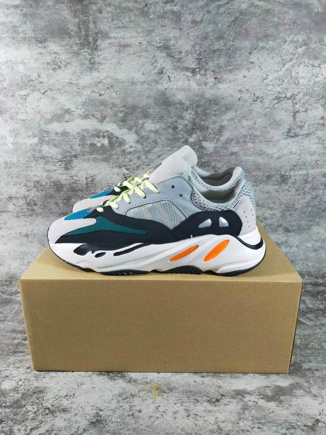 wave runner 700 size 10