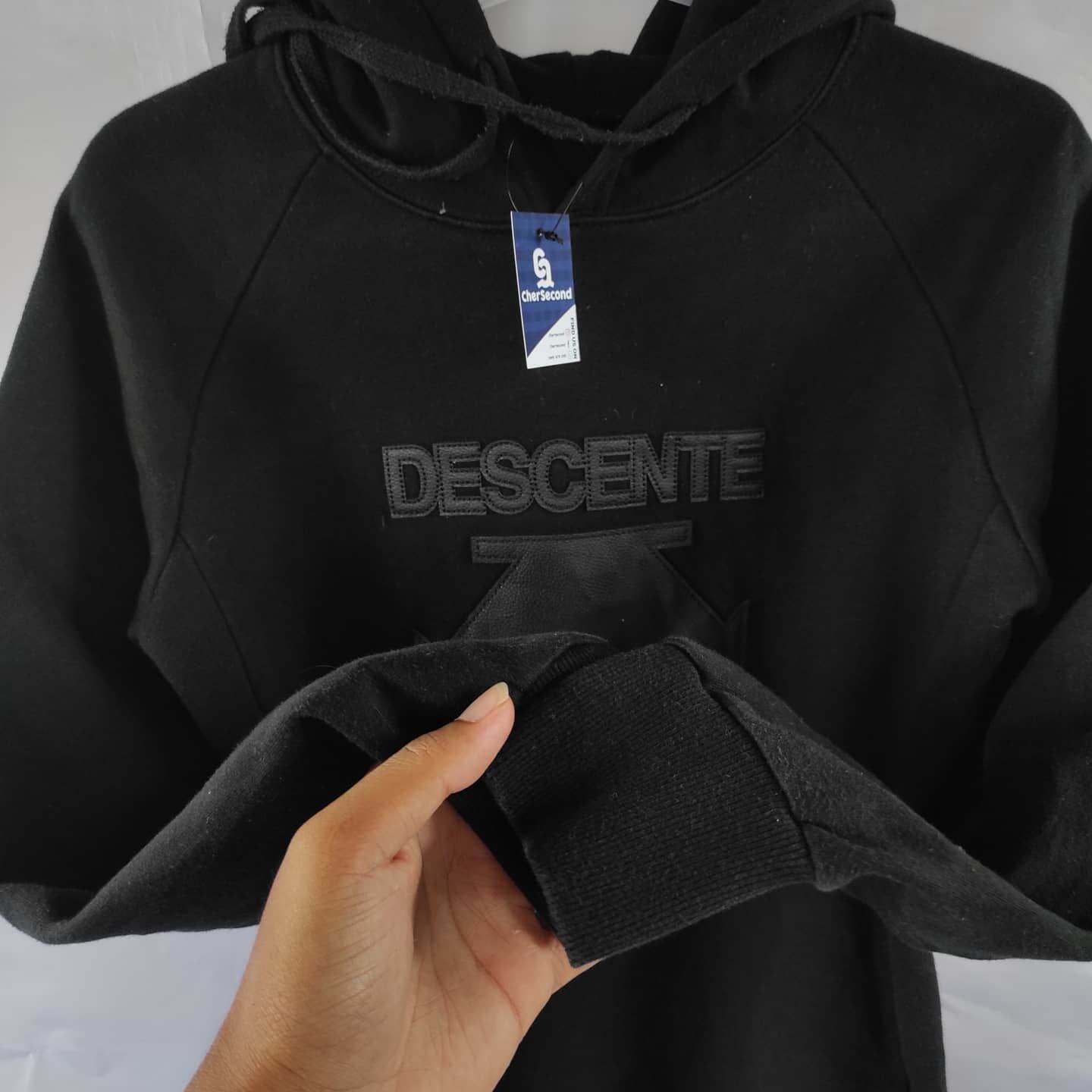 descente hoodie