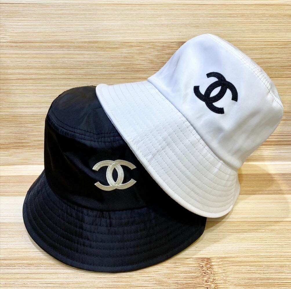 Topi Ember Hitam Putih / Bucket Hat 