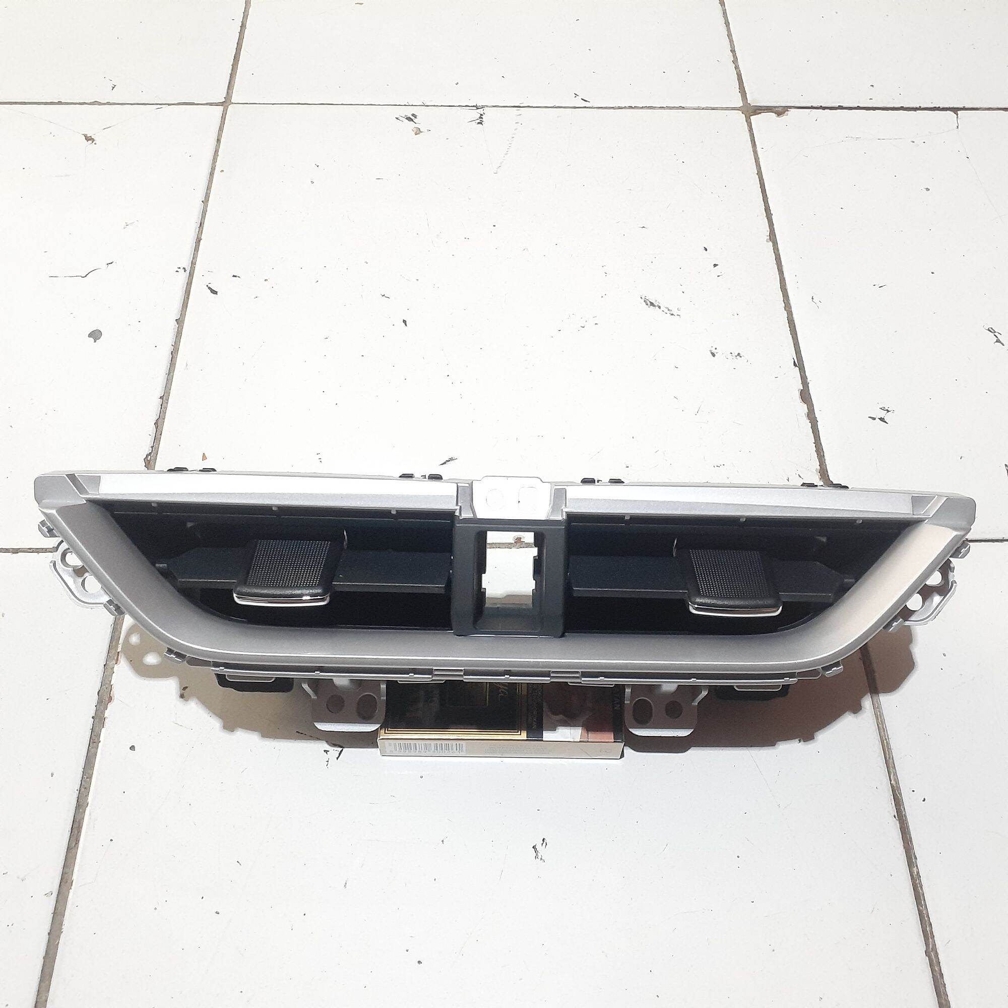 Kisi-Kisi AC Dasbor Toyota Veloz Avansa 2022 Up Original Giá 280,000 Đồng*Miễn phí vận chuyển