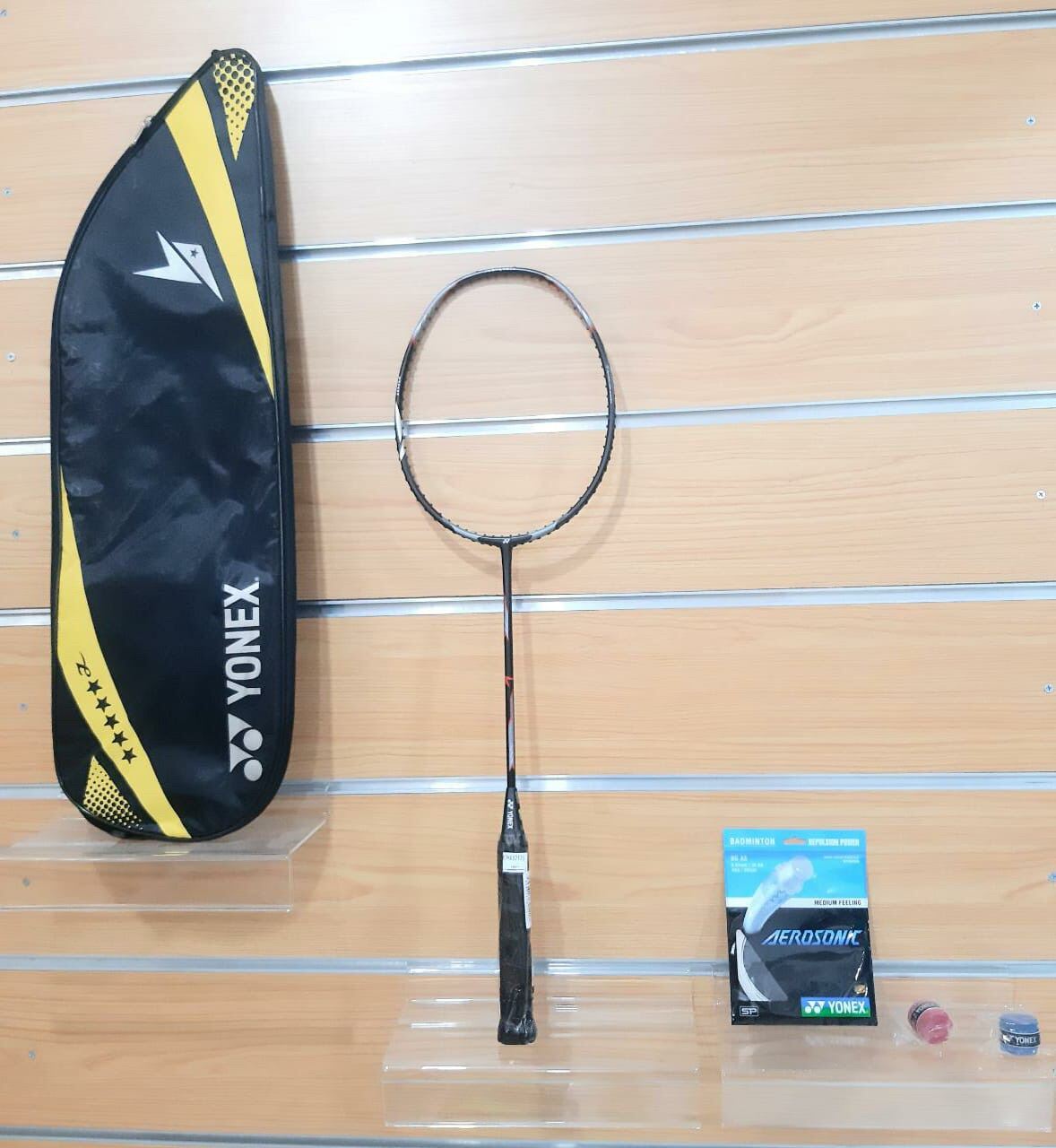 Raket Badminton Yonex Voltric LD 200(Bonus Sesuai Foto) ORIGINAL