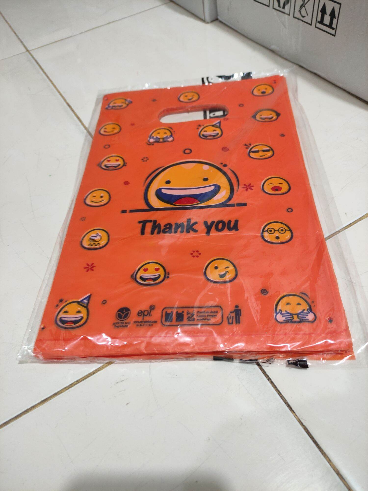 Kantong Plastik Oval Smile Ukuran 20x30 isi 100pcs