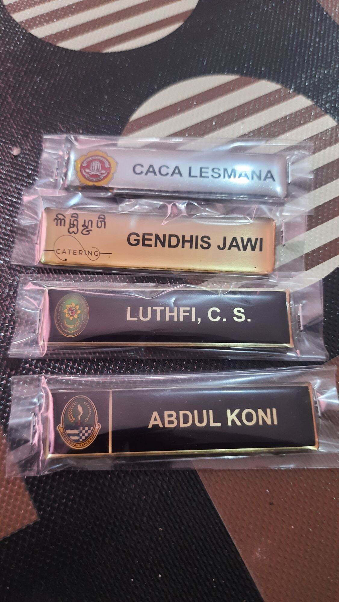 Name Tag Papan Nama Kuningan Dan Stainless Resin Magnet Lazada Indonesia