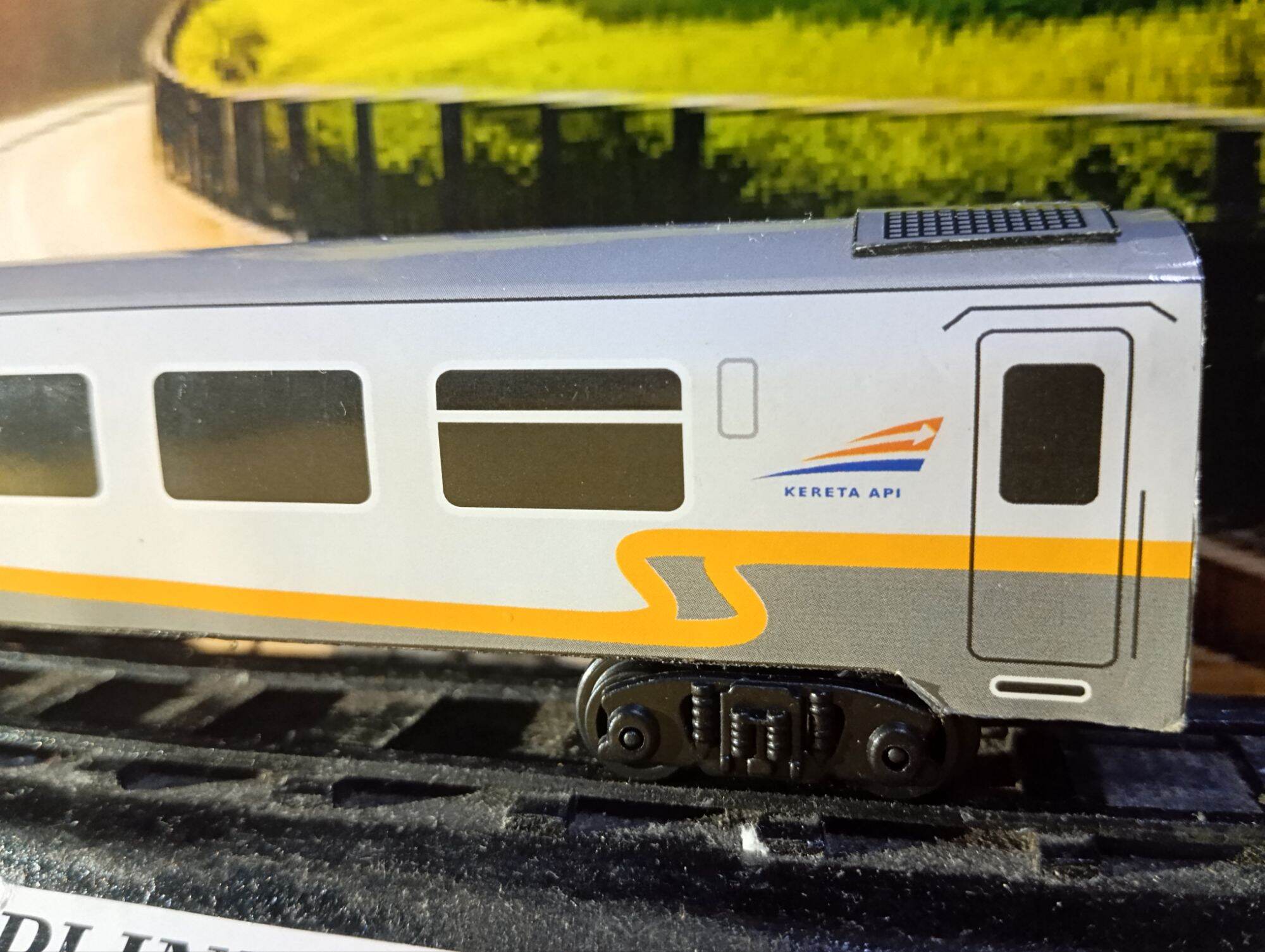 Miniatur Gerbong Kereta Api Livery Kuning Lazada Indonesia