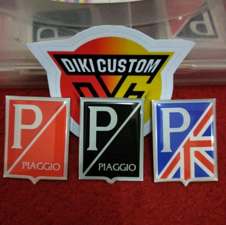 emblem dasi logo piaggio vespa sprint, Primavera, LX, LXV, S, GTS, motor listrik uwinfly t3 dan klasik Harga 20,000 rupiah*Gratis Ongkir