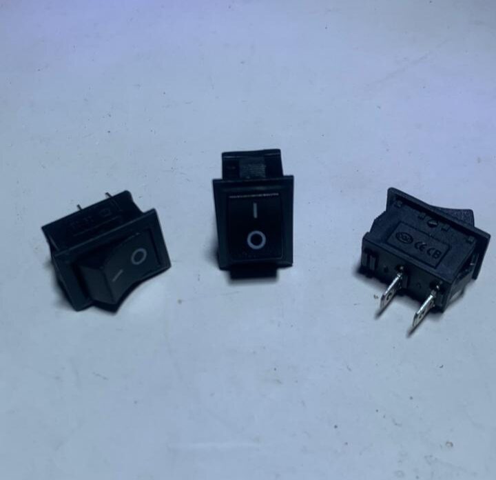 1Pcs Saklar Tombol Swit Swith On Off Universal Mobil Dan Motor Harga 1,300 rupiah*Gratis Ongkir