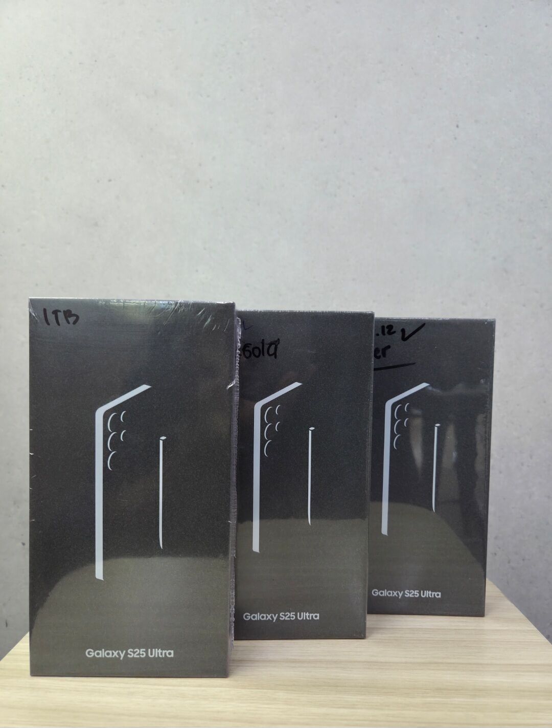 SAMSUNG GALAXY S25 ULTRA 5G NEW GARANSI RESMI SAMSUNG INDONESIA Harga  22,999,000 Ringgit*Penghantaran Percuma