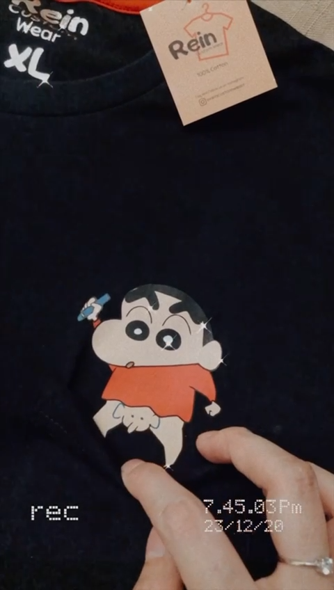 READY Kaos Pocket Shinchan Sincan Sinchan Shincan Baju Tshirt Katun Kantong Saku Custom Satuan Murah Polos Viral Lucu Unik Keren Kata Korea Oversize Couple Pasangan Oblong Pria Wanita Anak Bayi Distro - Rein Wear