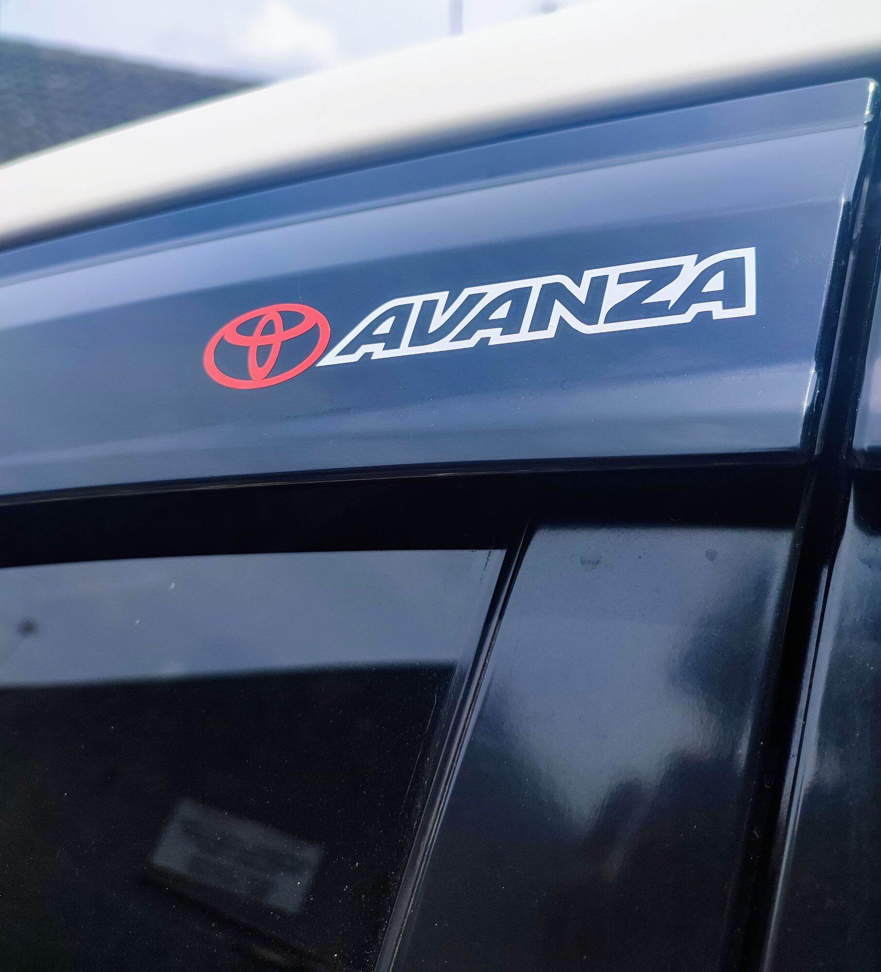 Toyota Avanza Water Gutter Variation Stickers, Contents of 2 Stickers, Cutting Size 14 cm Harga 8,000 rupiah*Gratis Ongkir