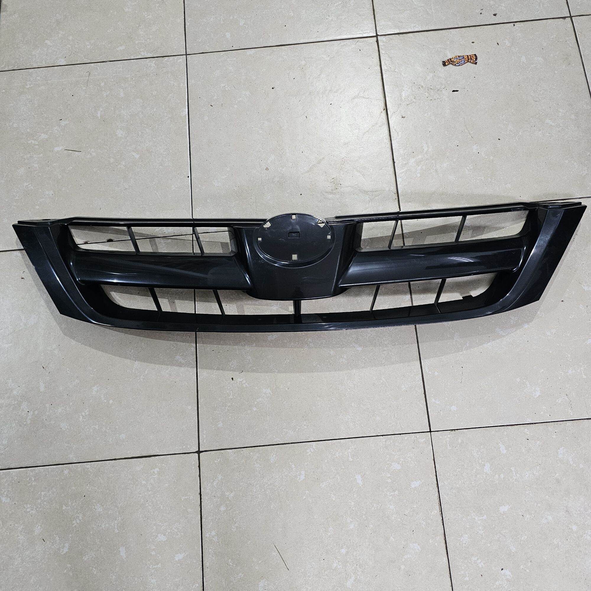 Original Gril Grille Rambang Depan Toyota Kijang Innova Inova Blenk Harga 295,000 rupiah*Gratis Ongkir